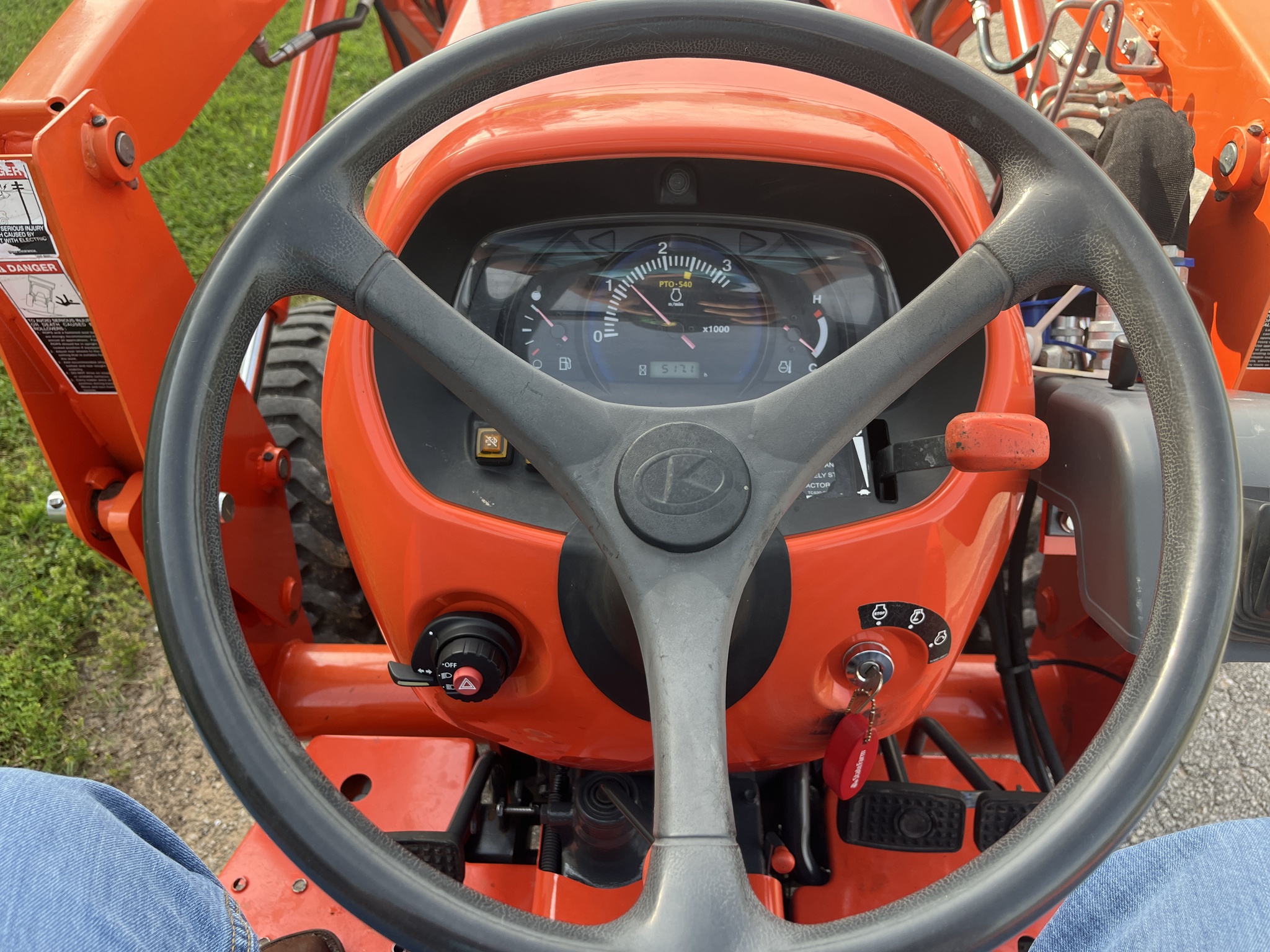 2015 Kubota L3301 Image 12