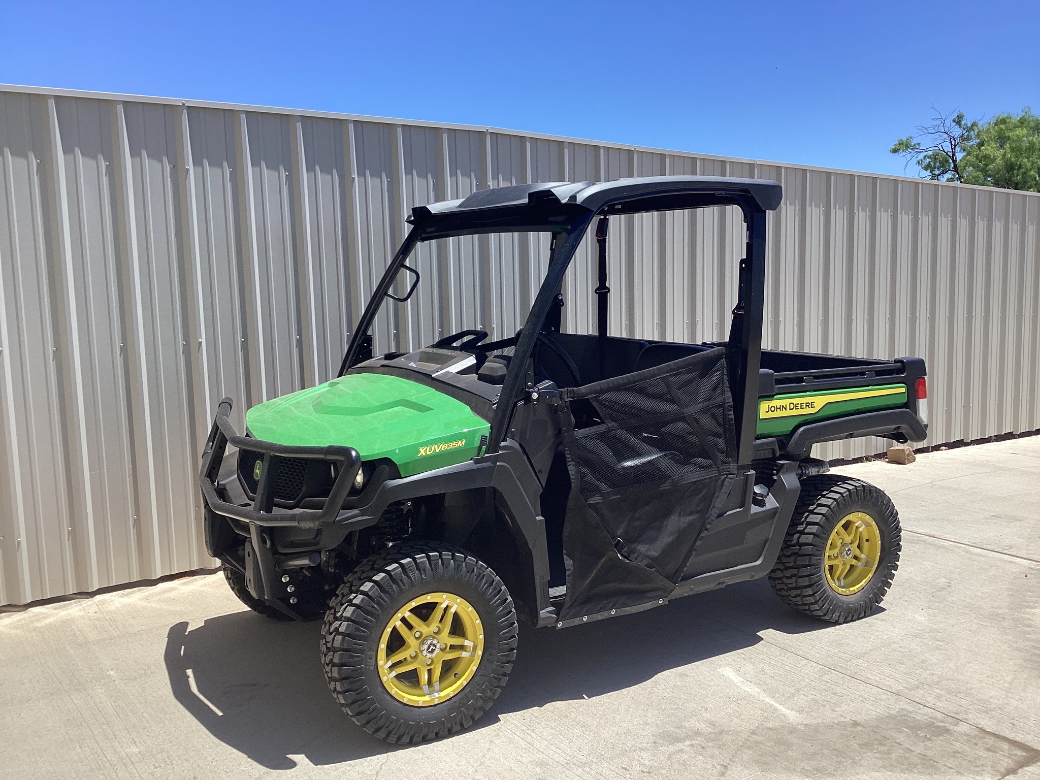 2023 John Deere XUV 835M Image 2