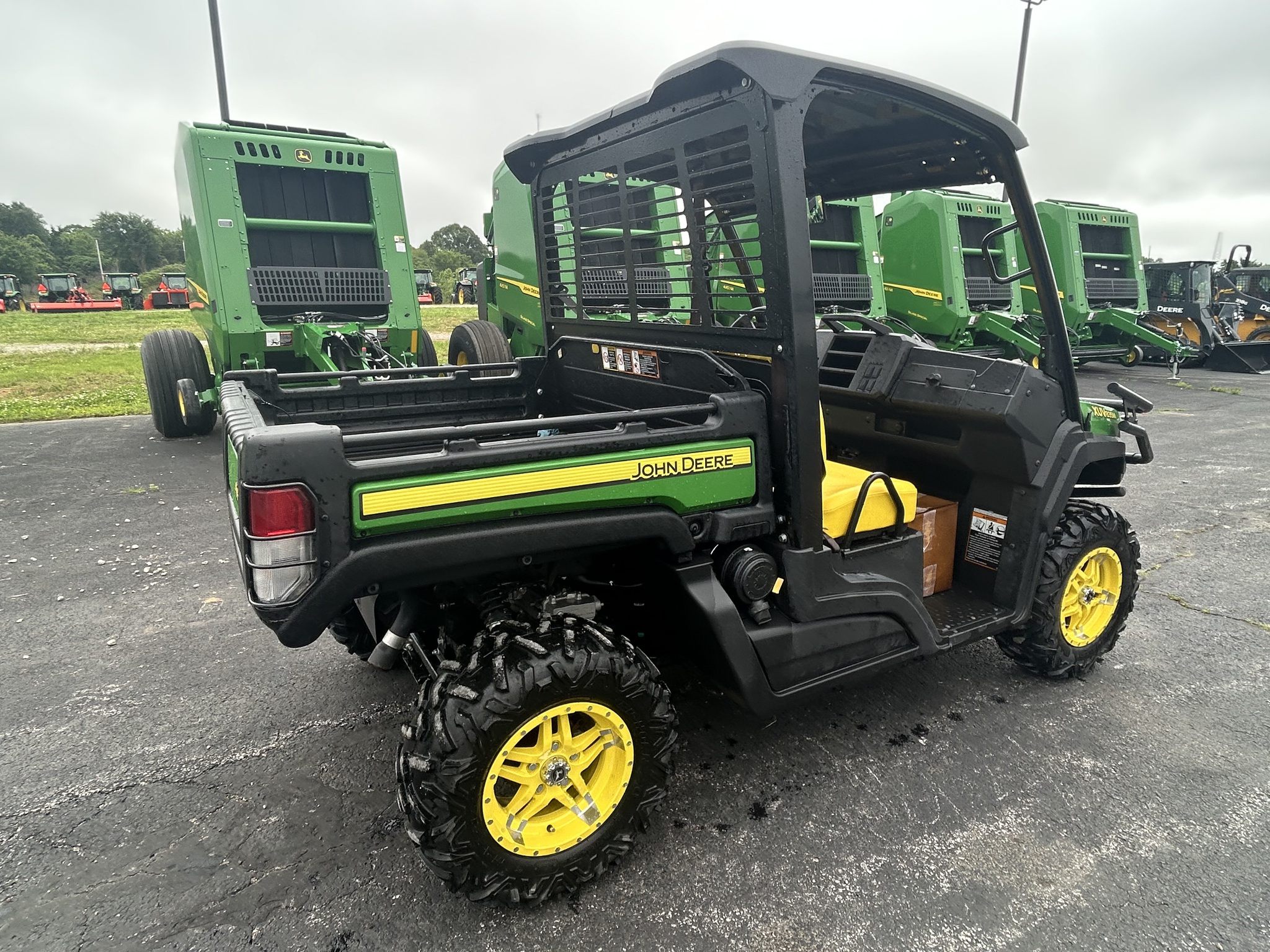  2019 John Deere XUV 835M at Heritage Tractor in Joplin, MO
