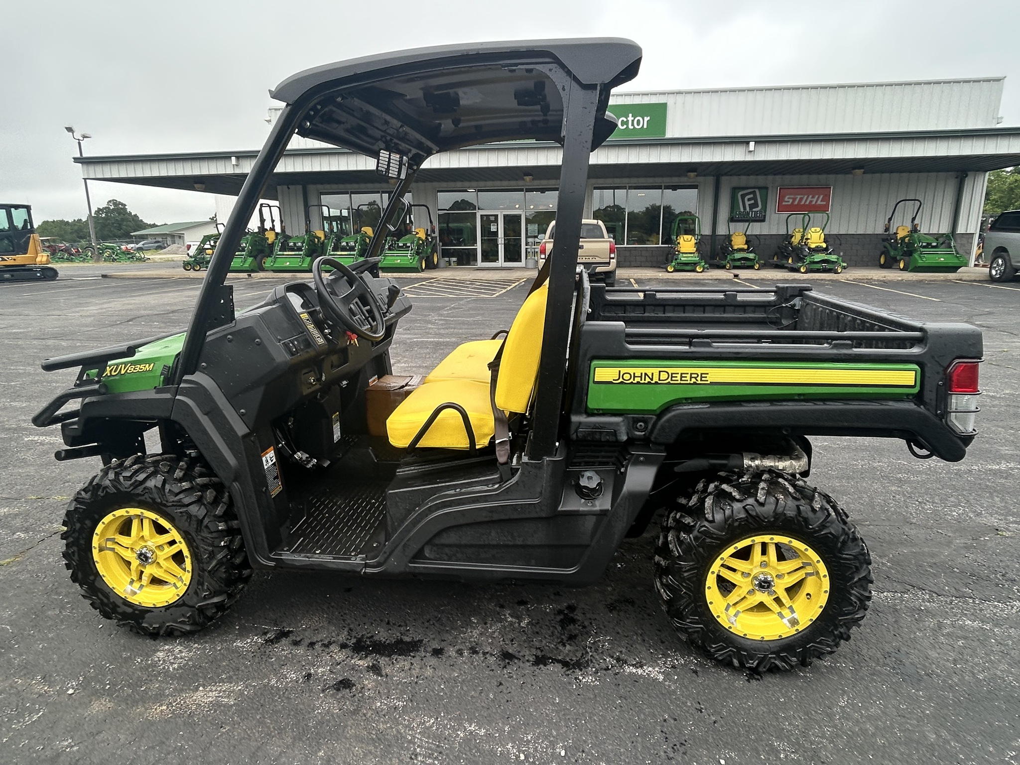  2019 John Deere XUV 835M at Heritage Tractor in Joplin, MO