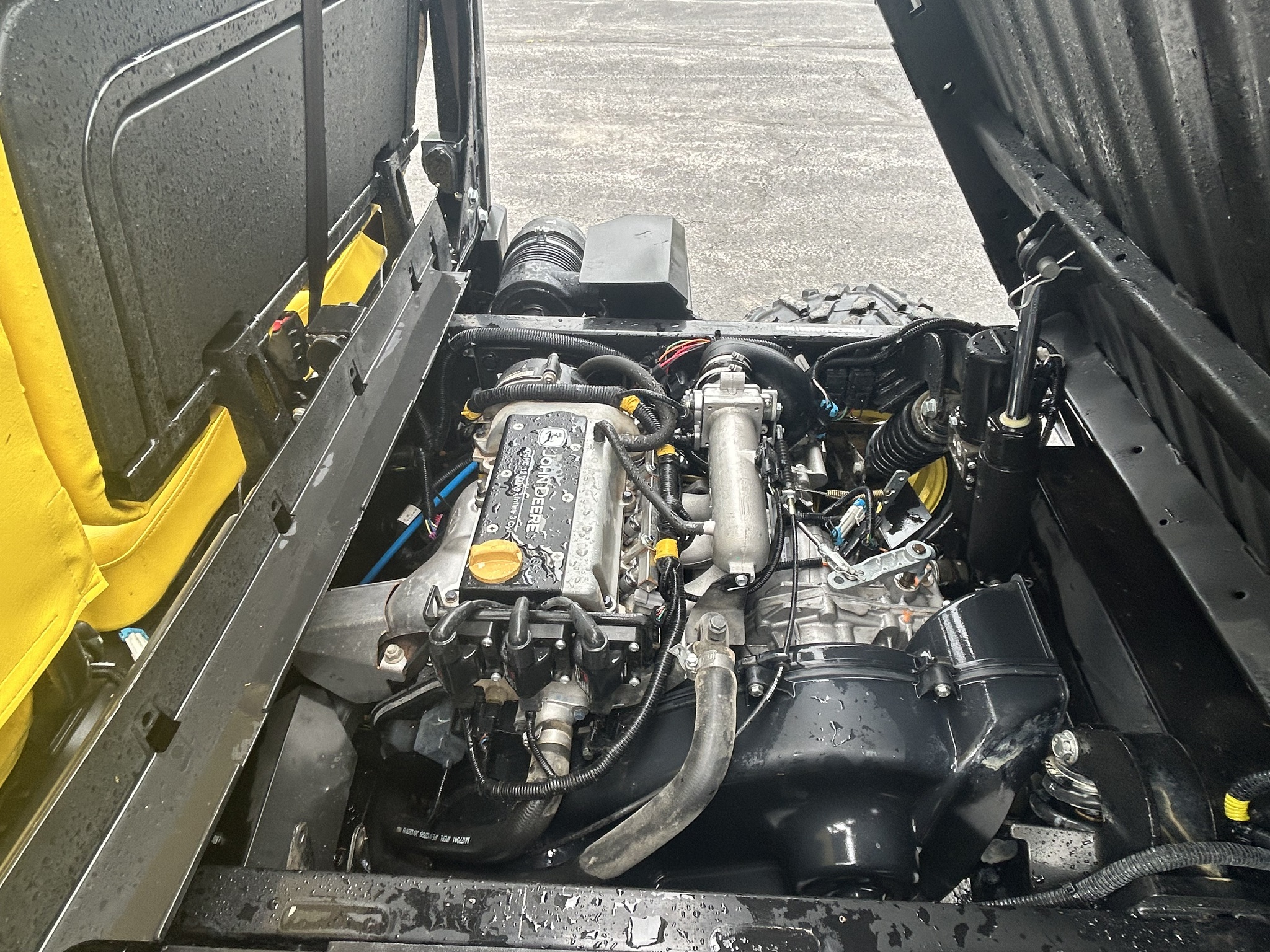  2019 John Deere XUV 835M at Heritage Tractor in Joplin, MO