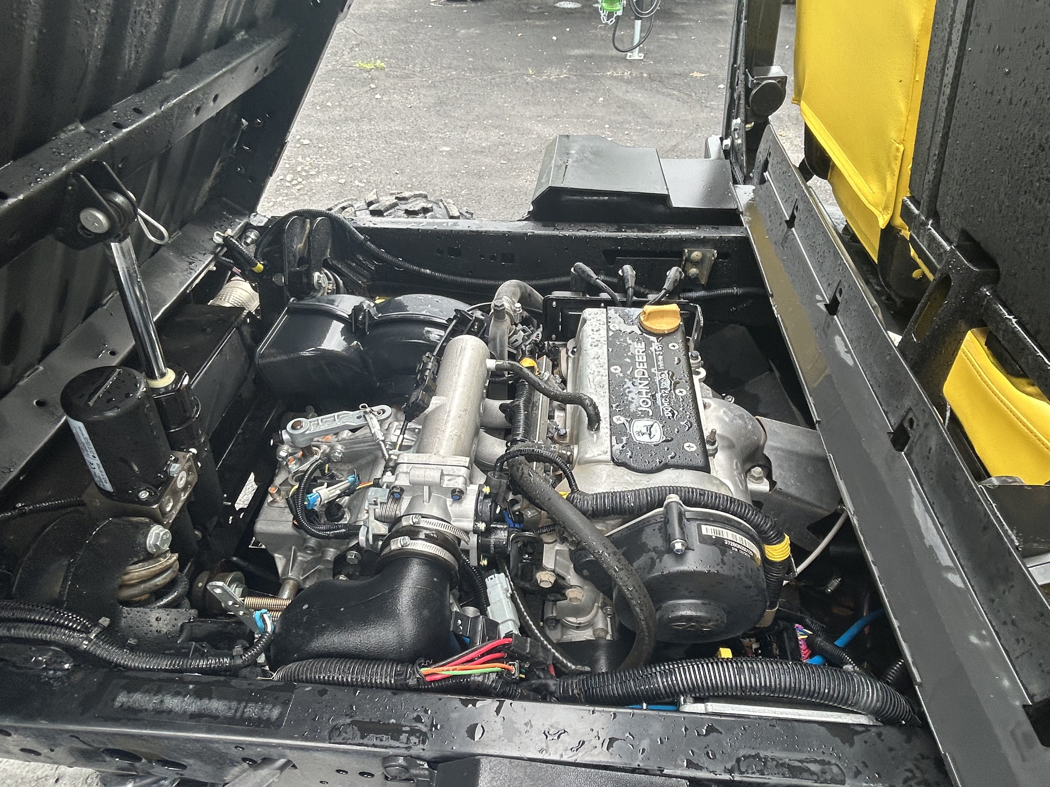  2019 John Deere XUV 835M at Heritage Tractor in Joplin, MO