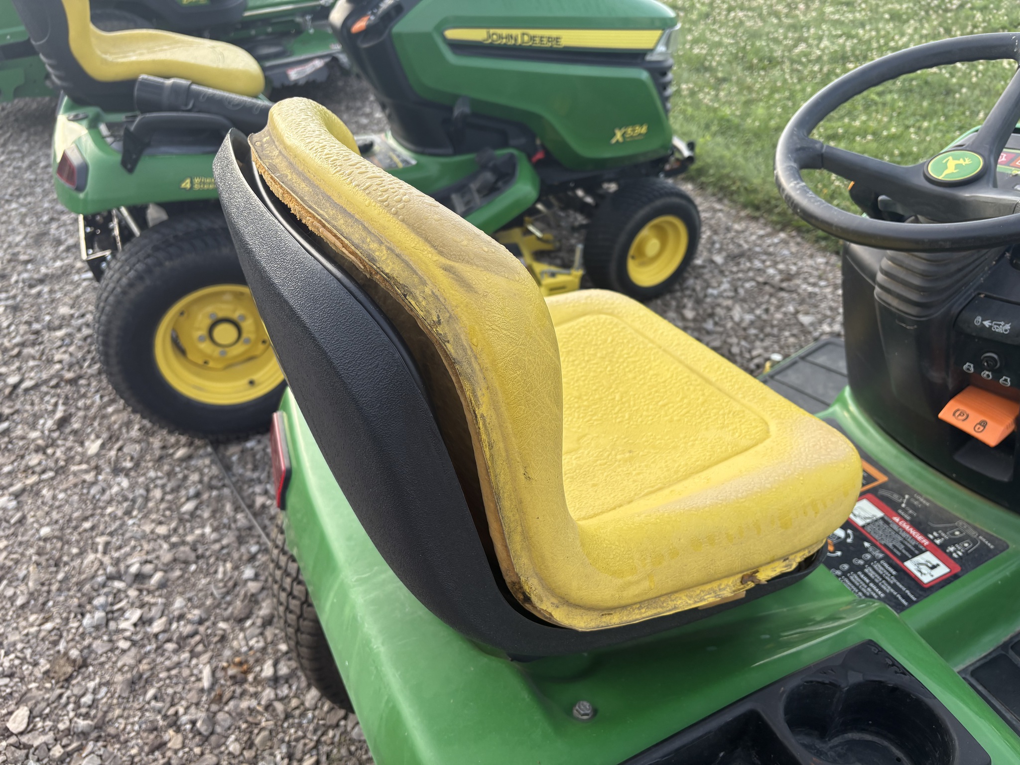 2003 John Deere GX345 Image 11