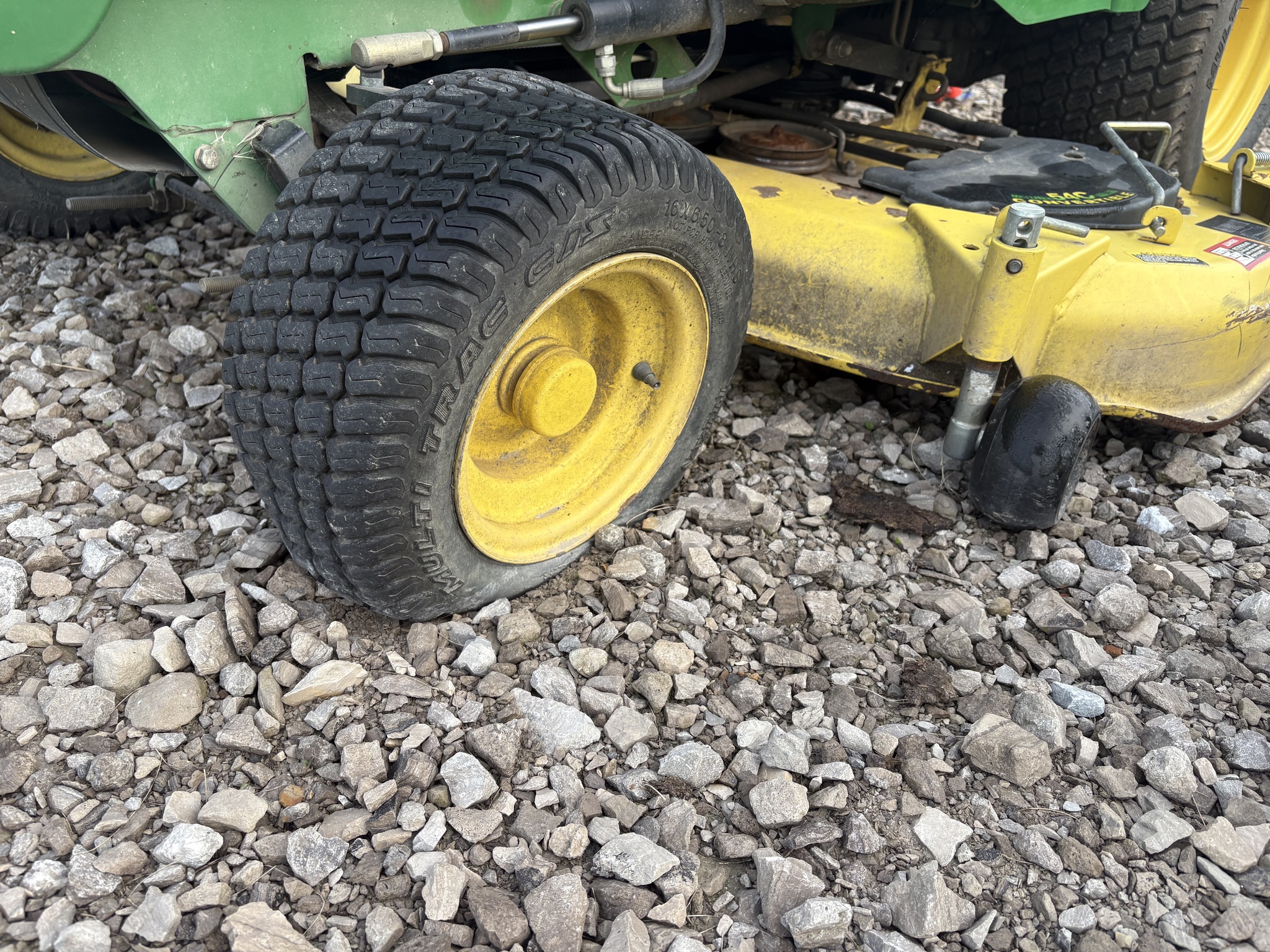 2003 John Deere GX345 Image 12