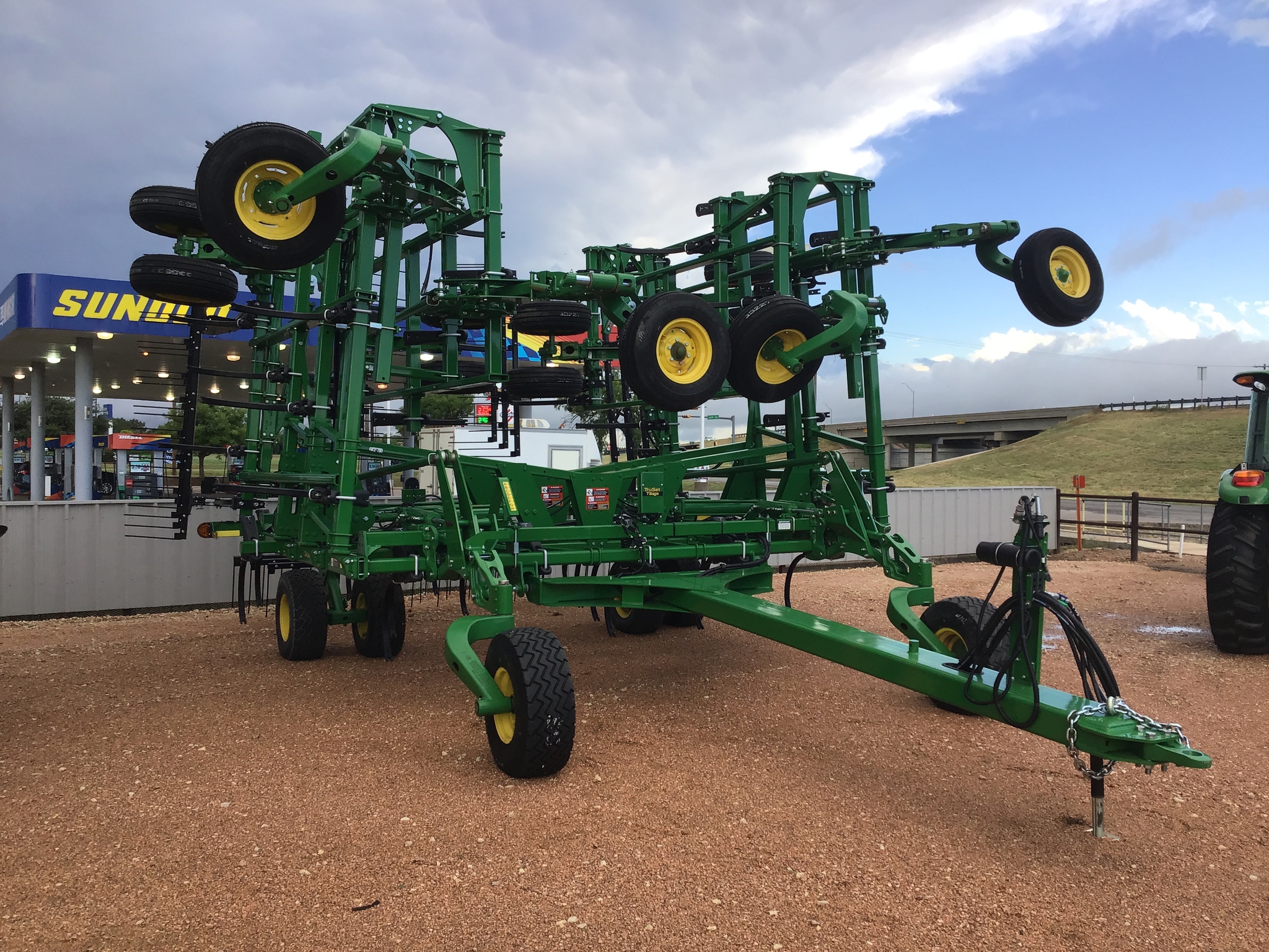 2023 John Deere 2430 Image 4