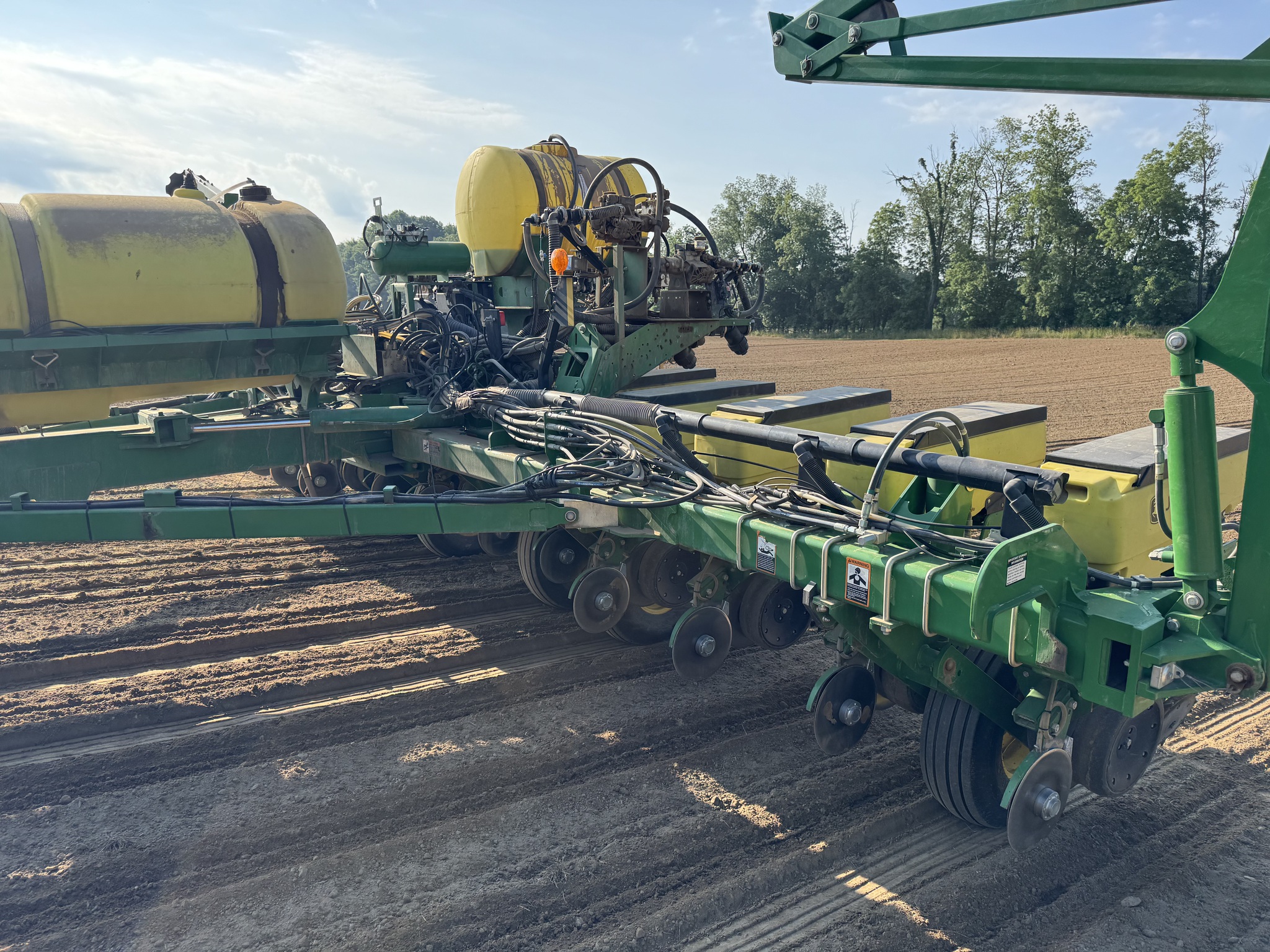 2016 John Deere 1775NT Image 1