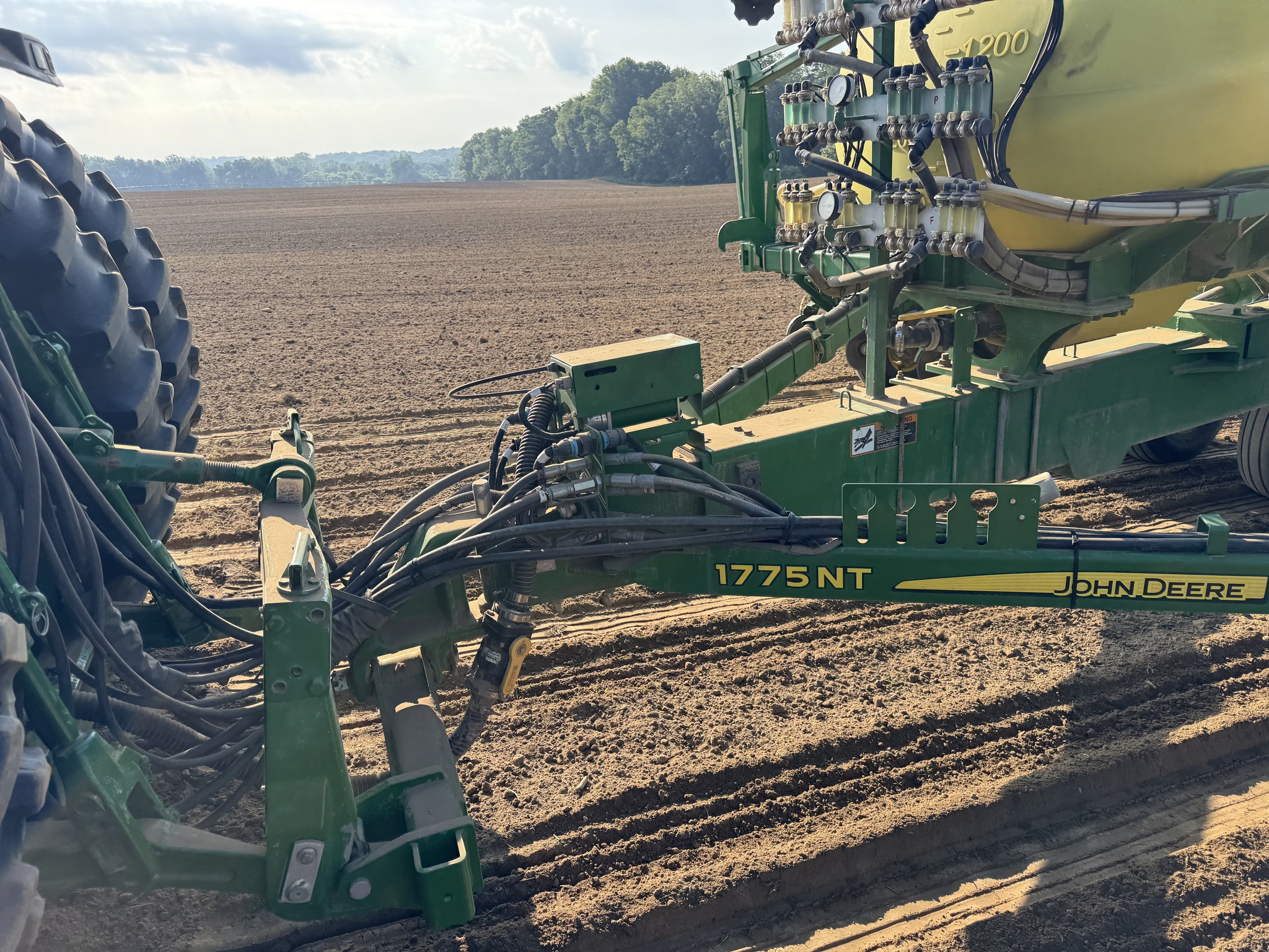 2016 John Deere 1775NT Image 3