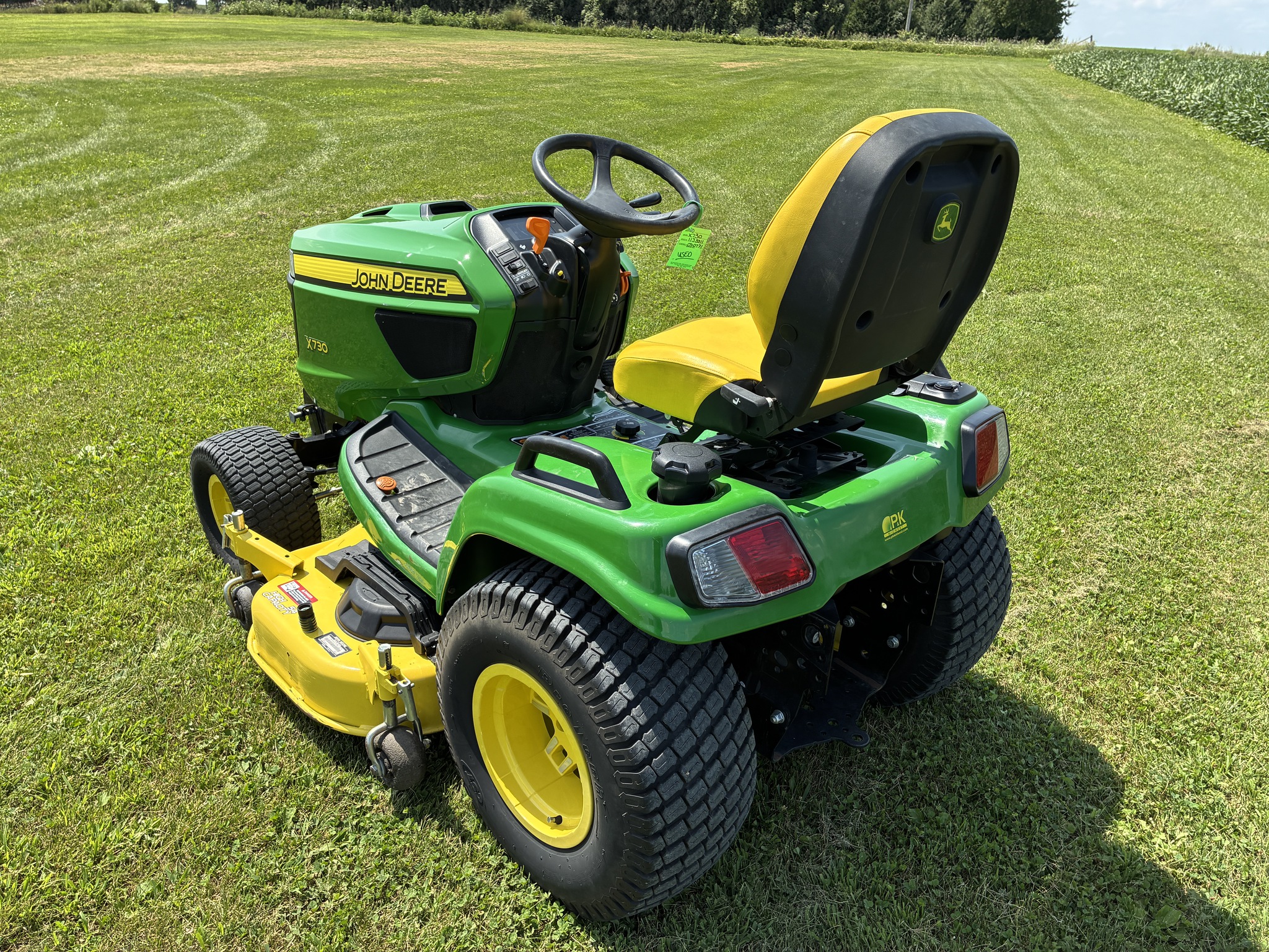 2019 John Deere X730 Image 3
