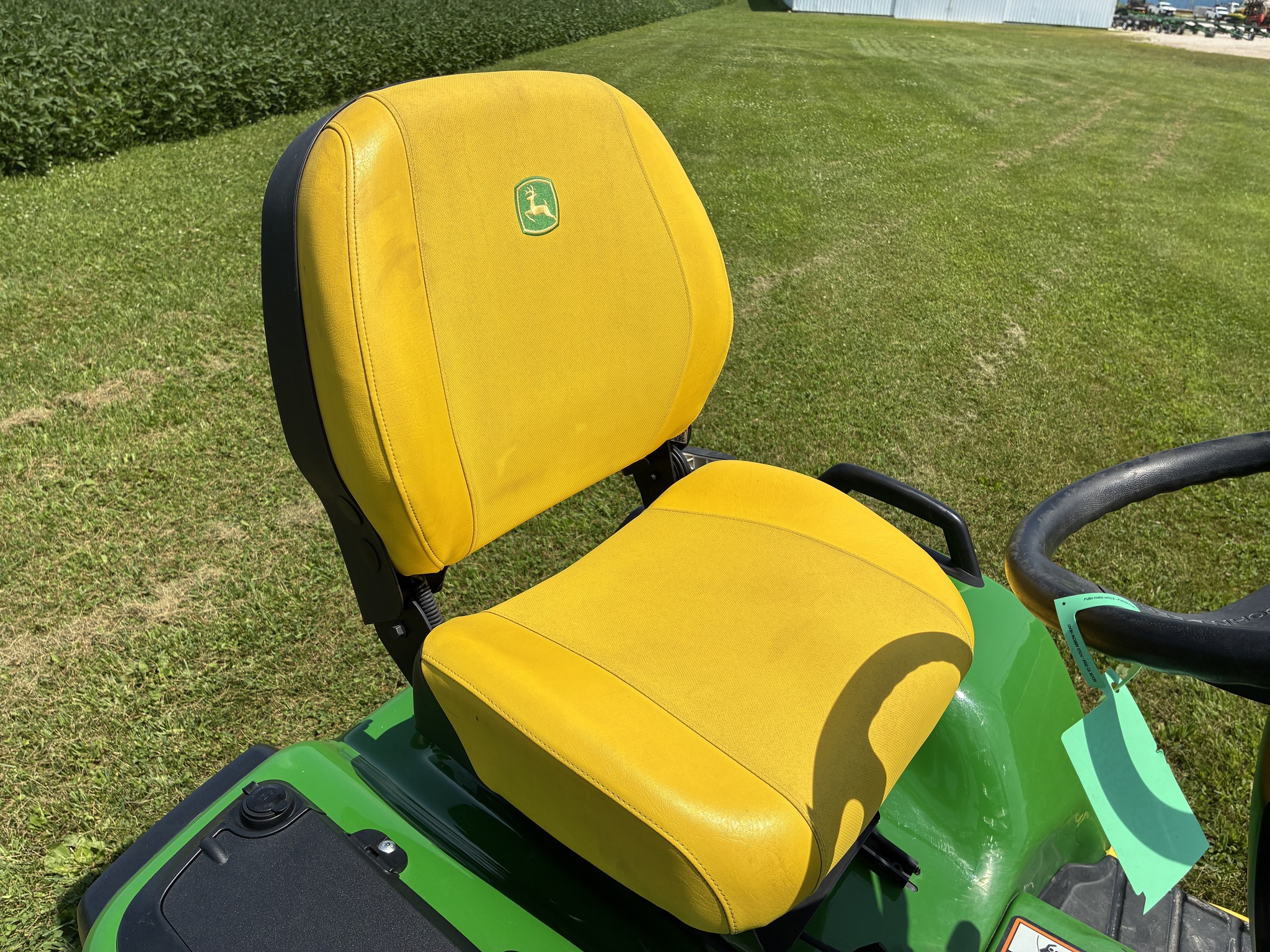 2019 John Deere X730 Image 9