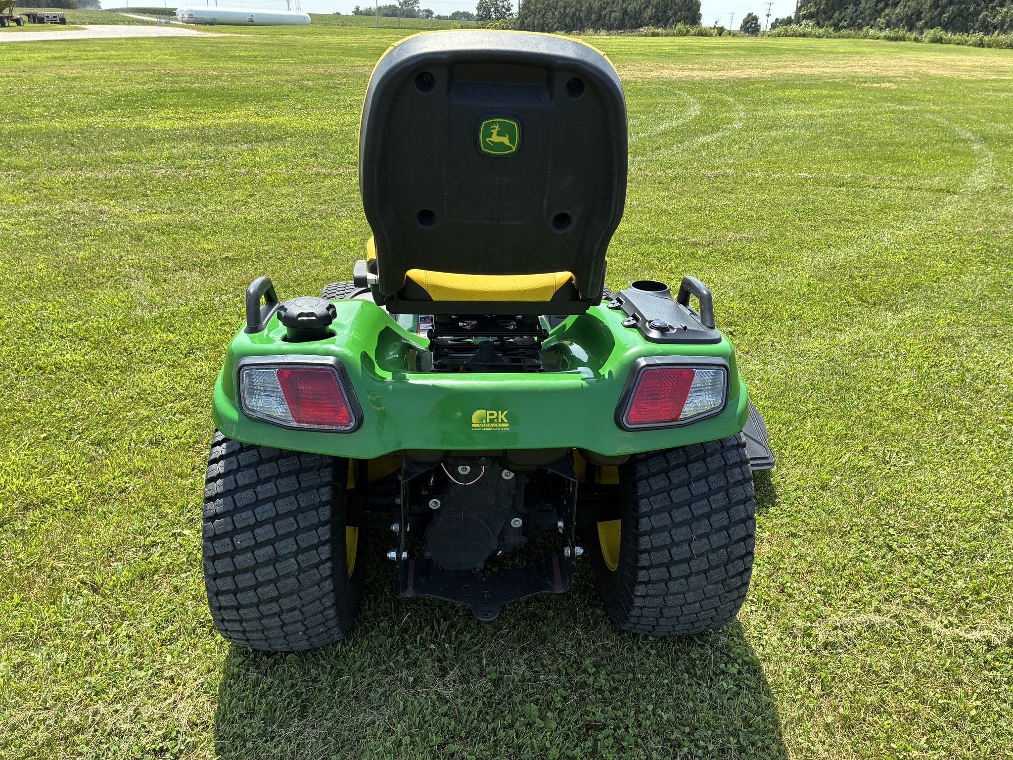 2019 John Deere X730 Image 4