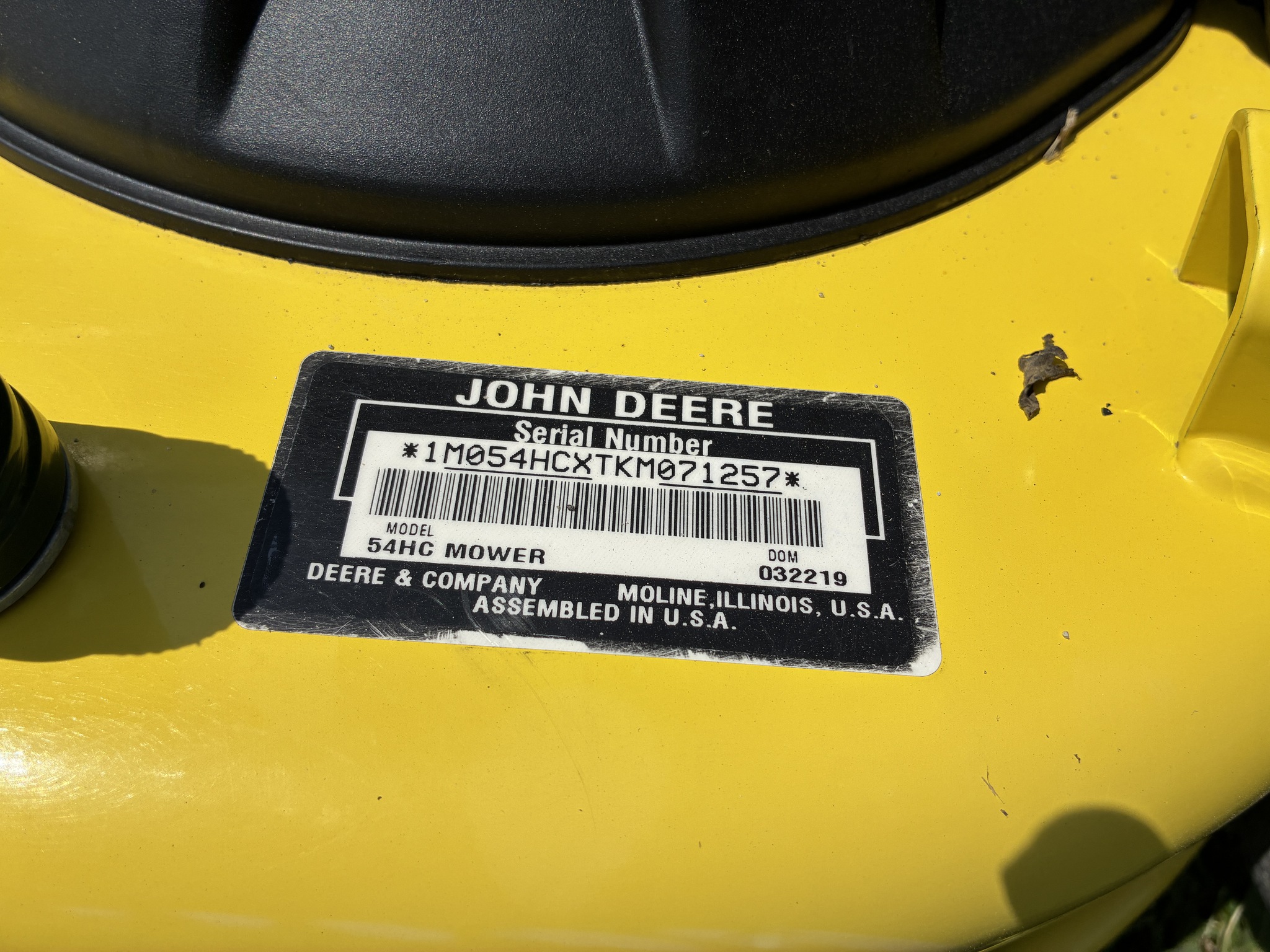 2019 John Deere X730 Image 17