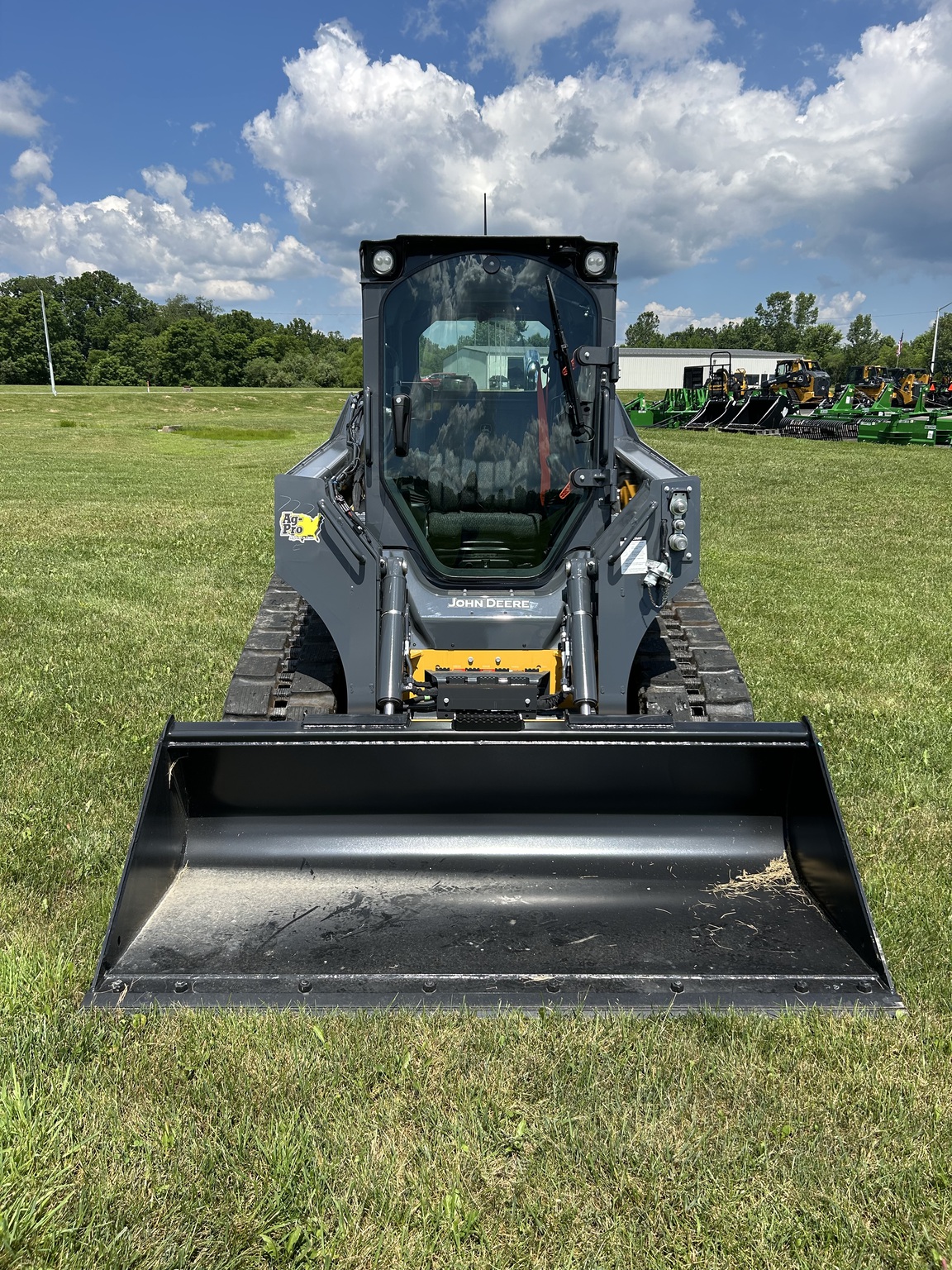2025 John Deere 325G Image 1