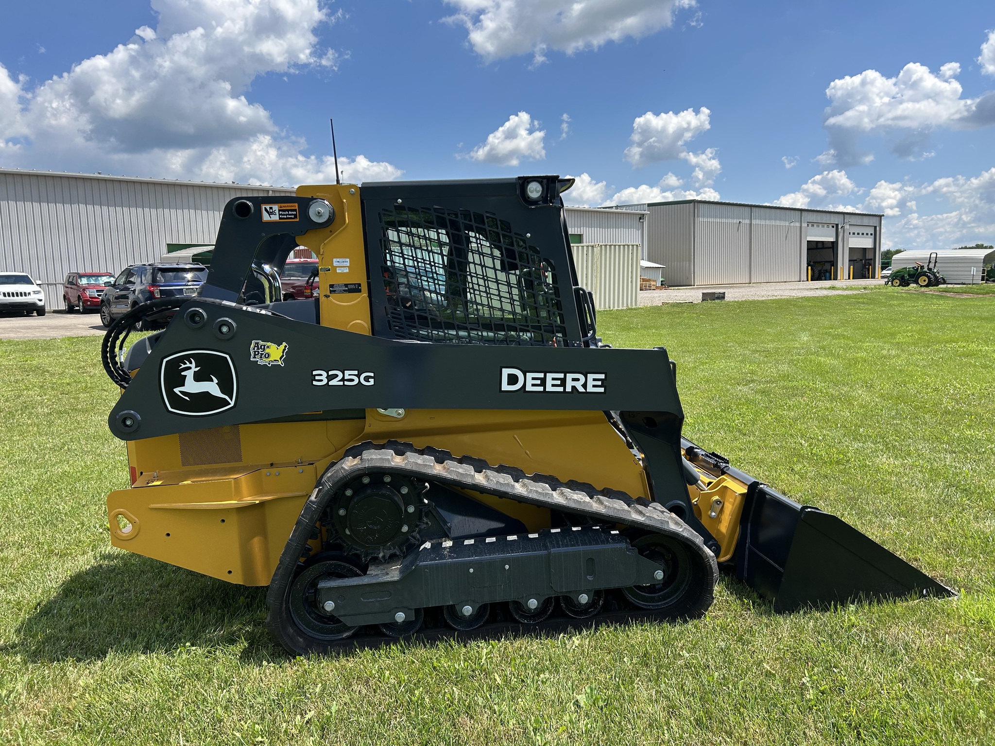 2025 John Deere 325G Image 6