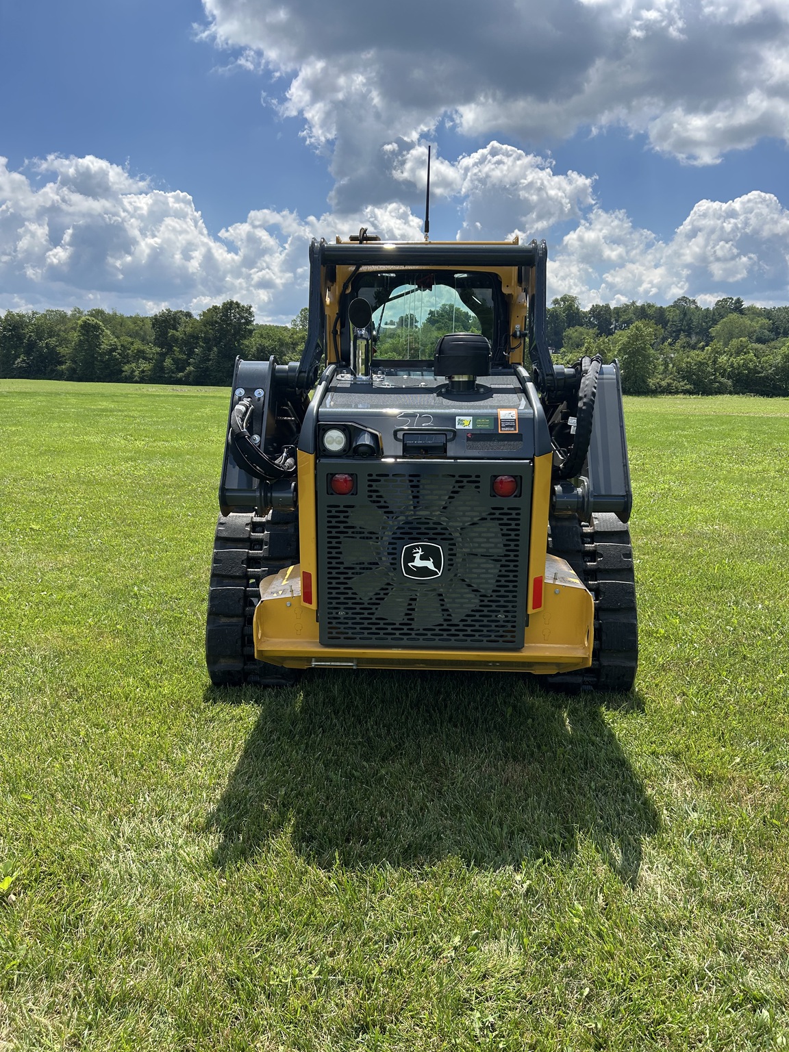2025 John Deere 325G Image 4