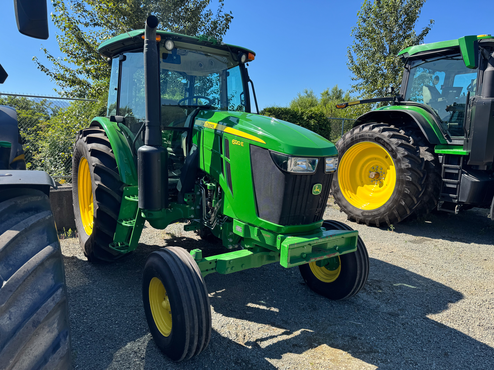 2022 John Deere 6120E Image 1