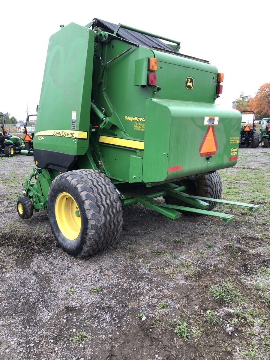 2016 John Deere 854 Silage Special Image 7