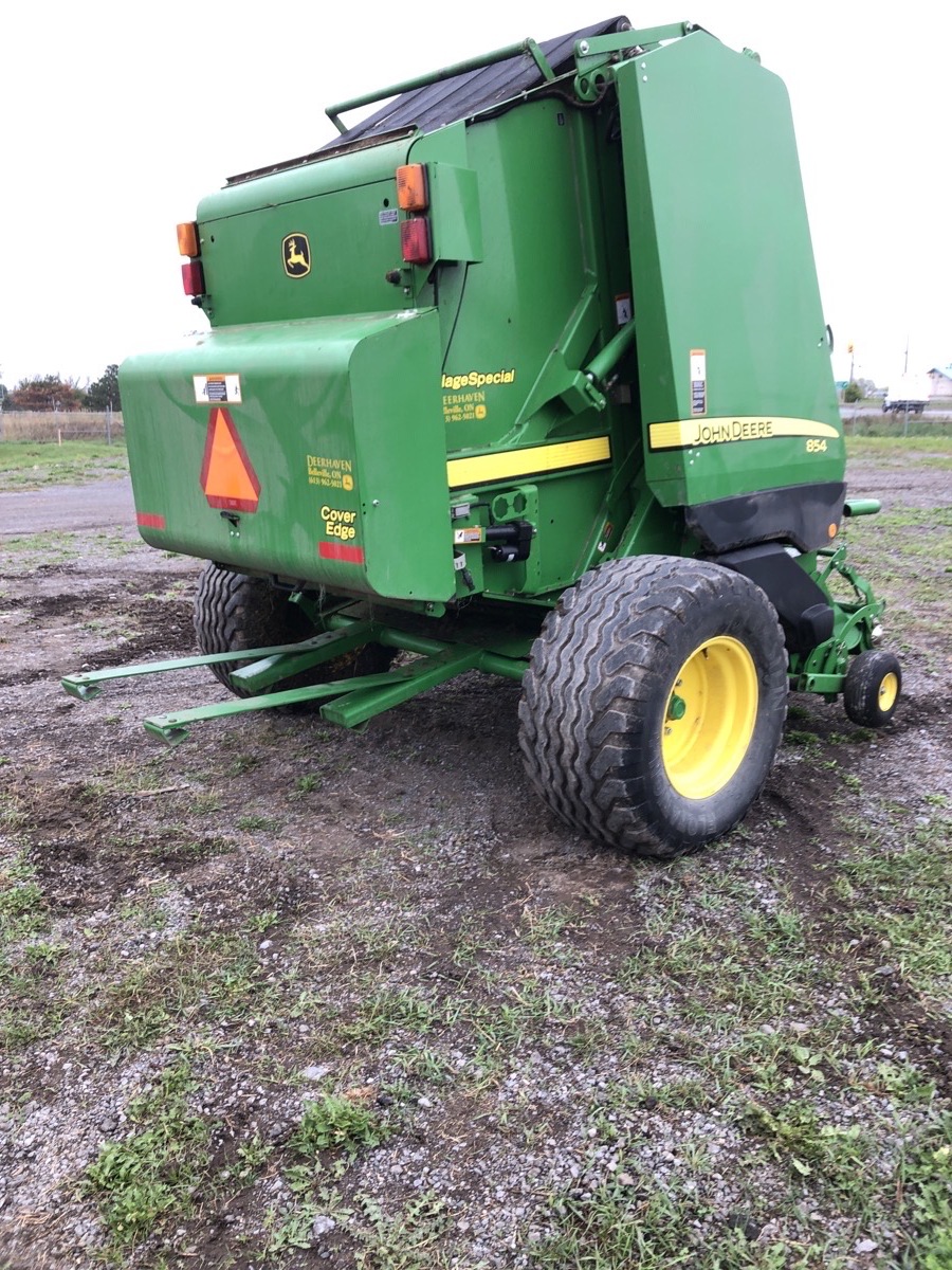 2016 John Deere 854 Silage Special Image 8