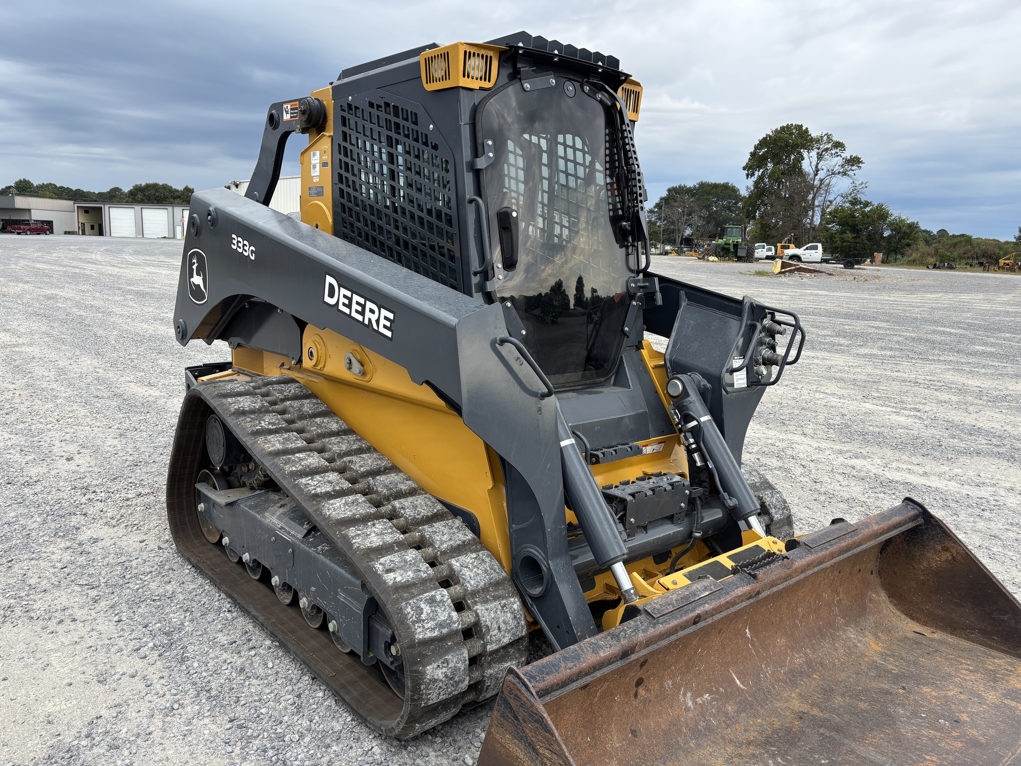 2023 John Deere 333G