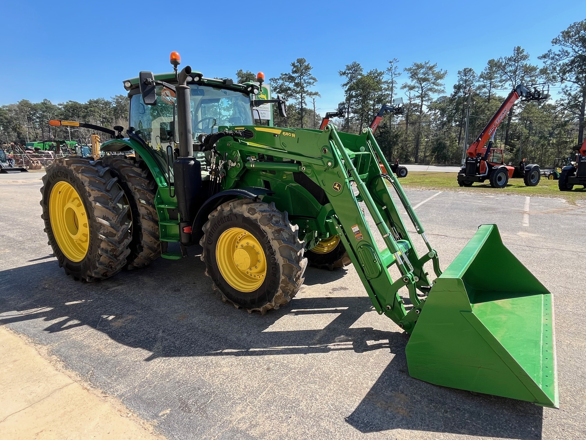 2024 John Deere 6R 215 Image 4