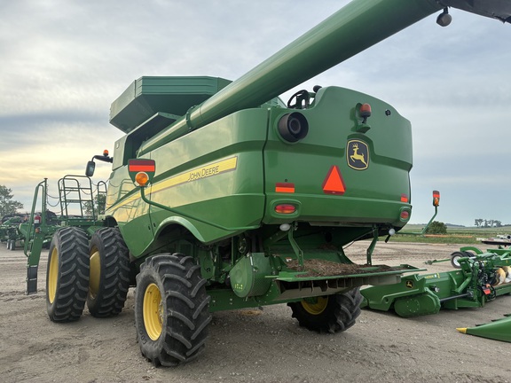2015 John Deere S670 (7th thumbnail)