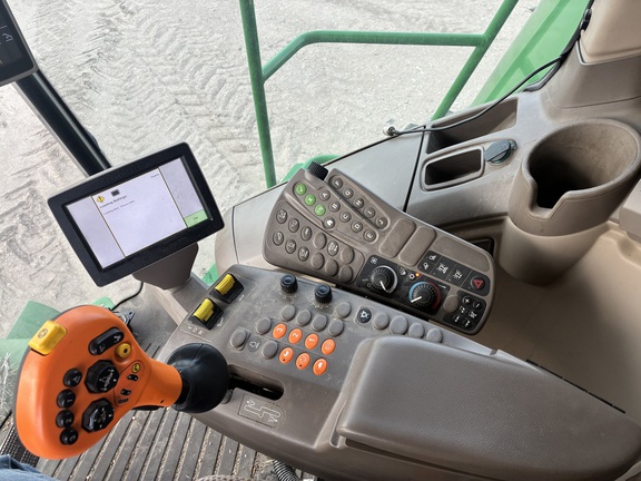 2015 John Deere S670 (8th thumbnail)