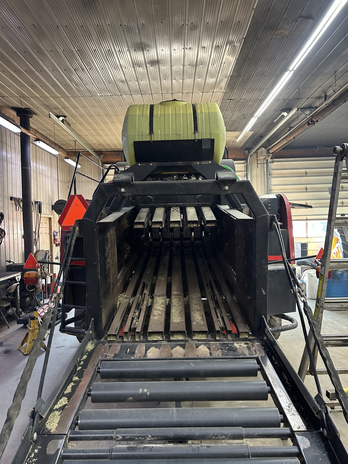 2009 New Holland BB9080 Image 15