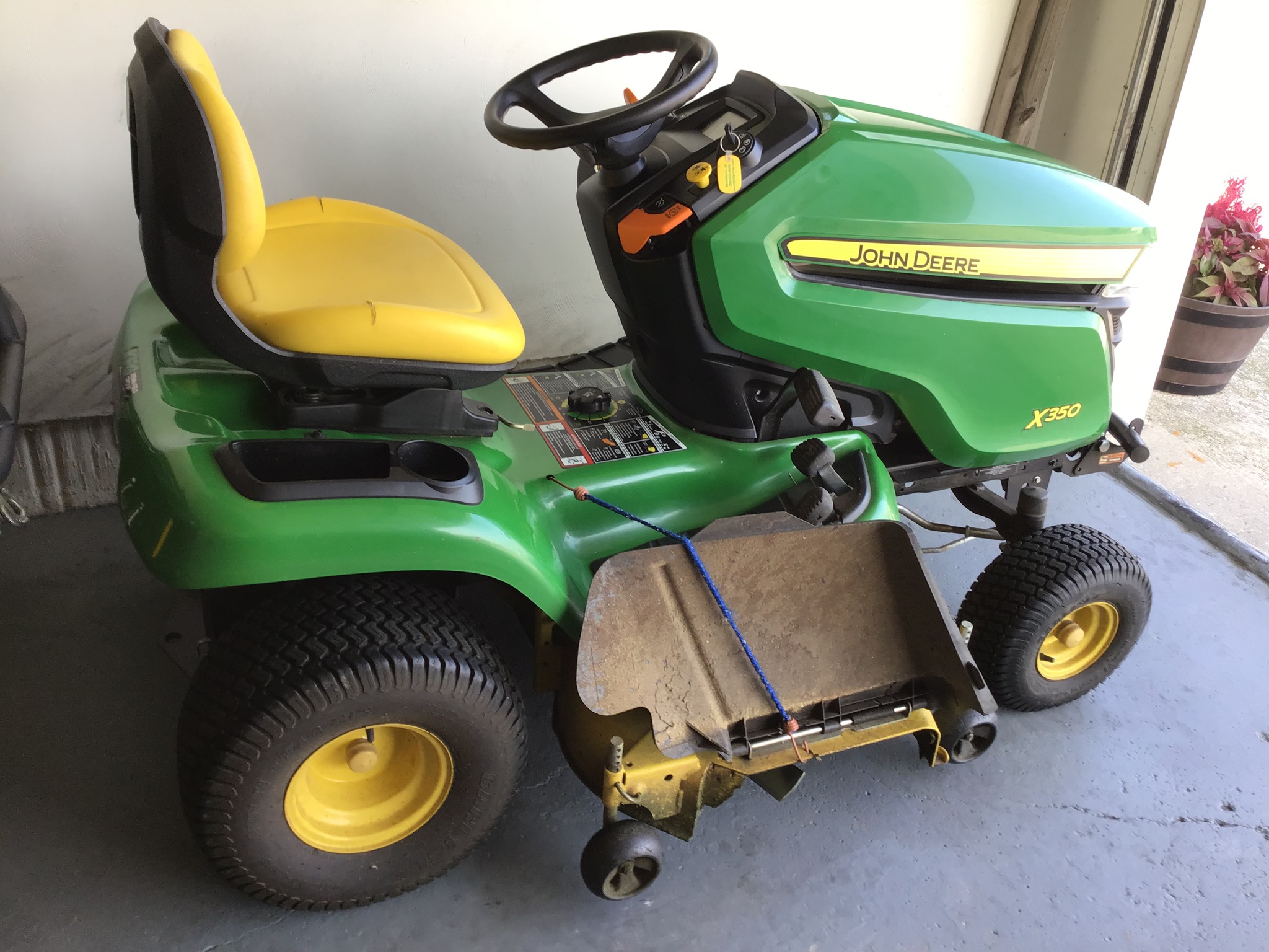 2017 John Deere X350 Image 2