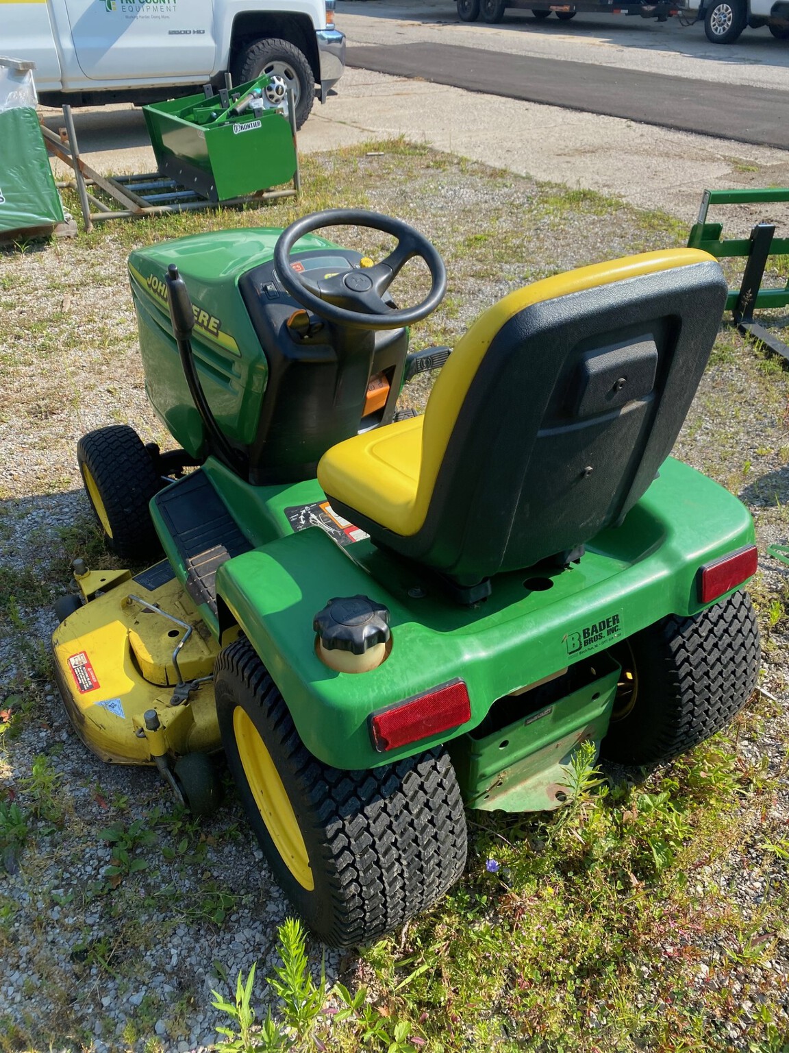 2000 John Deere GT235 Image 7