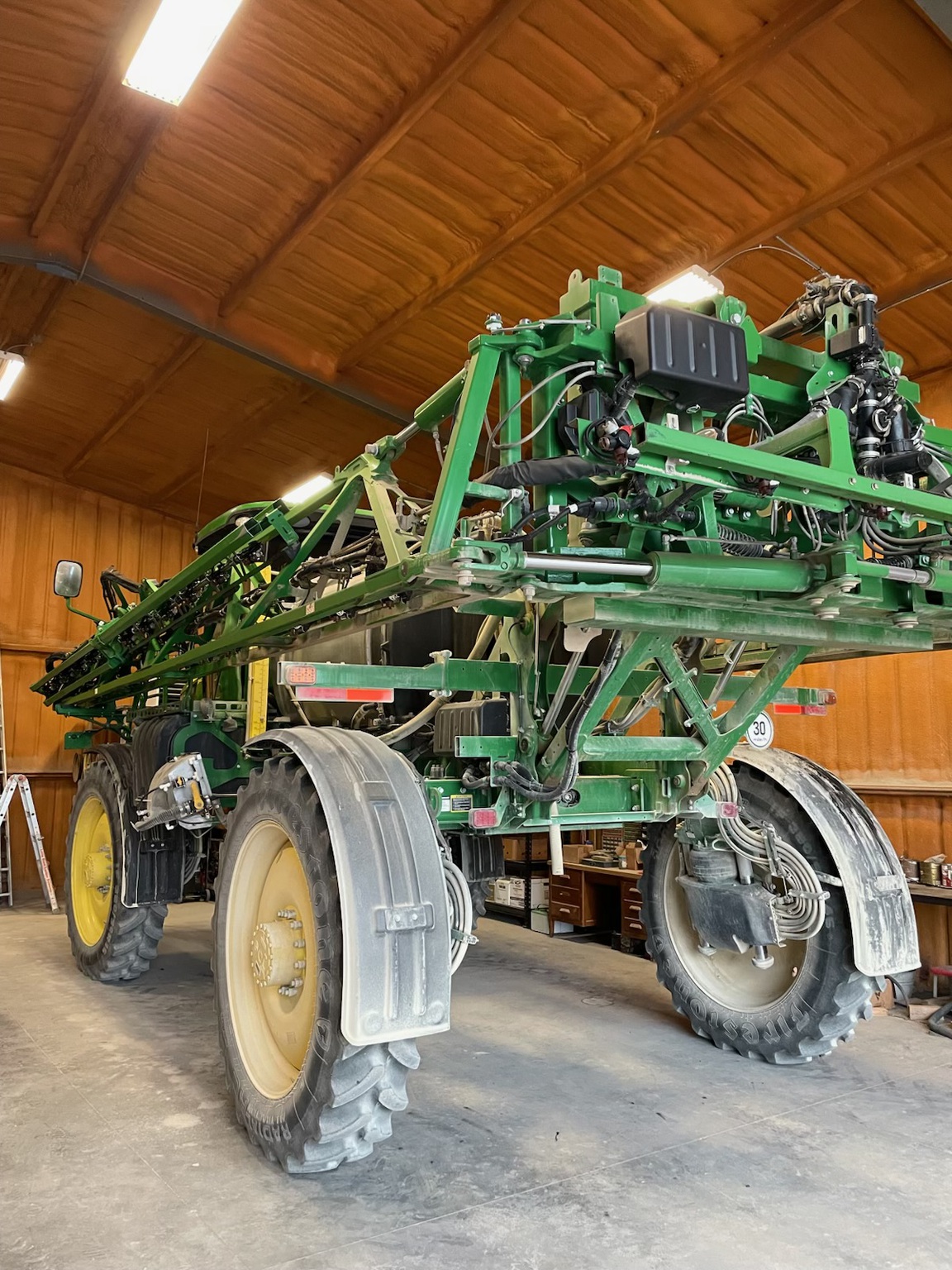 2017 John Deere R4030 Image 4