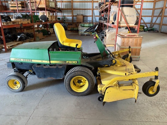 John Deere F930 Image 1