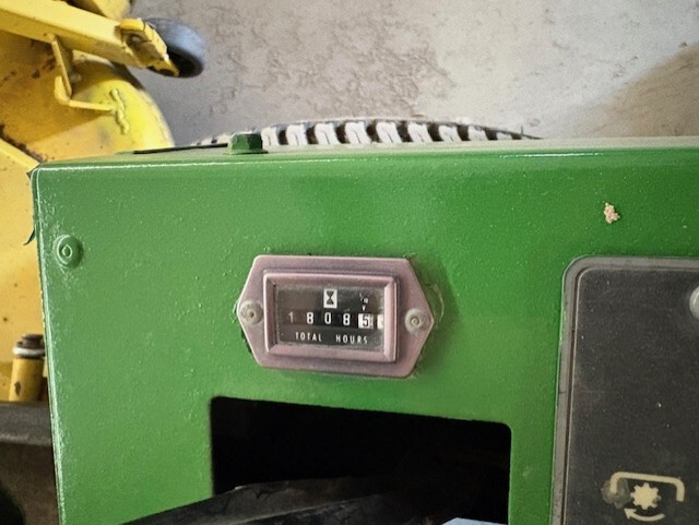 John Deere F930 Image 6