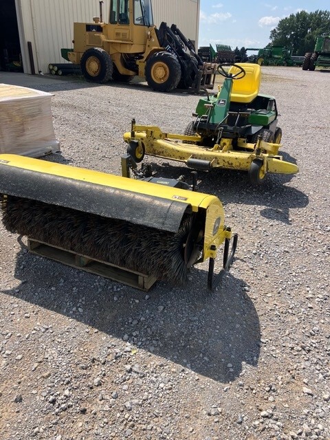 John Deere F930 Image 4