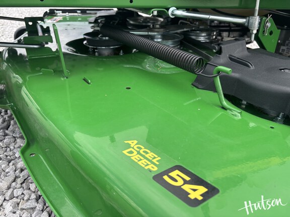 Photo of 2025 John Deere Z330R