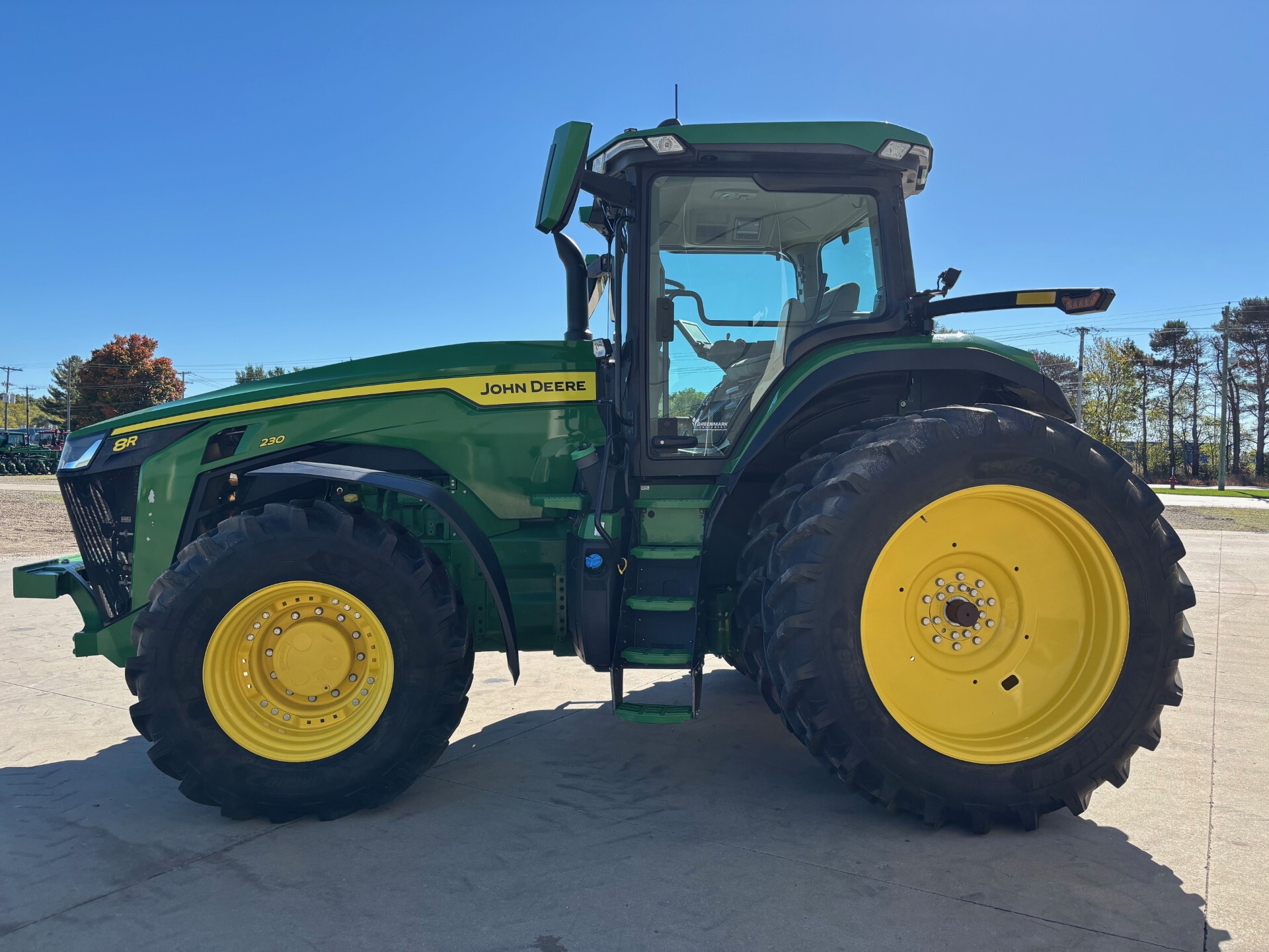 2023 John Deere 8R 230 Image 4