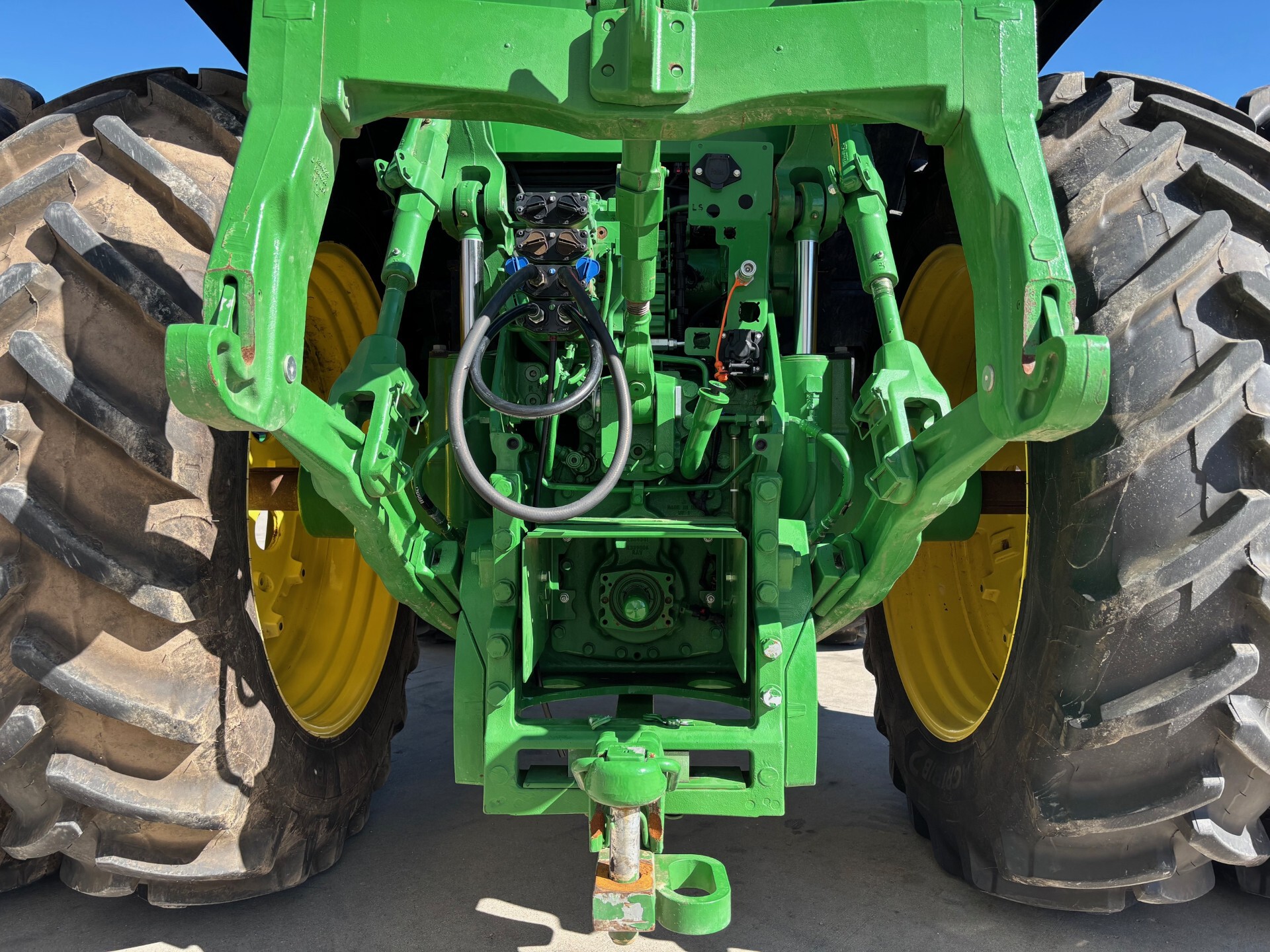 2023 John Deere 8R 230 Image 7