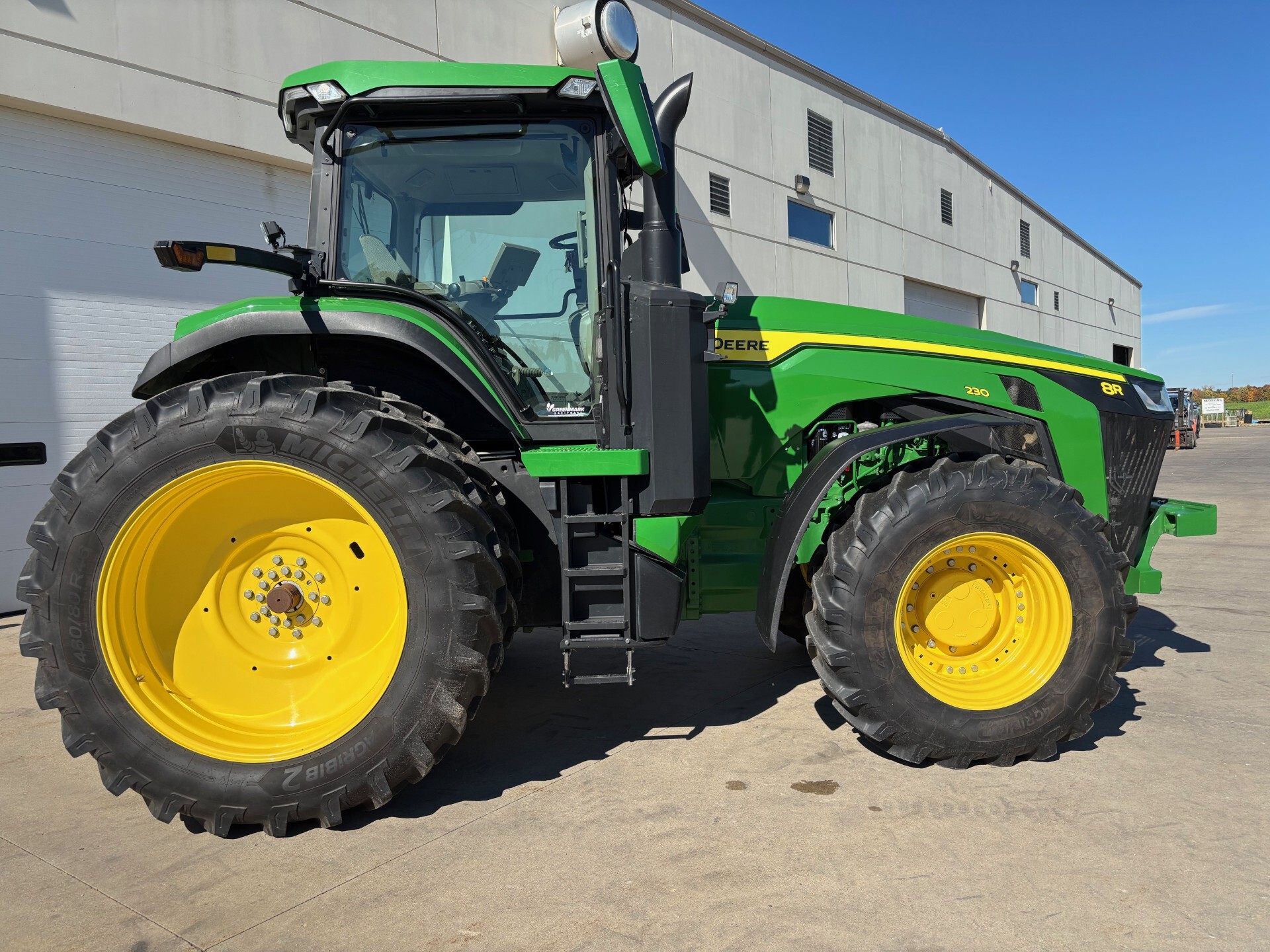 2023 John Deere 8R 230 Image 9