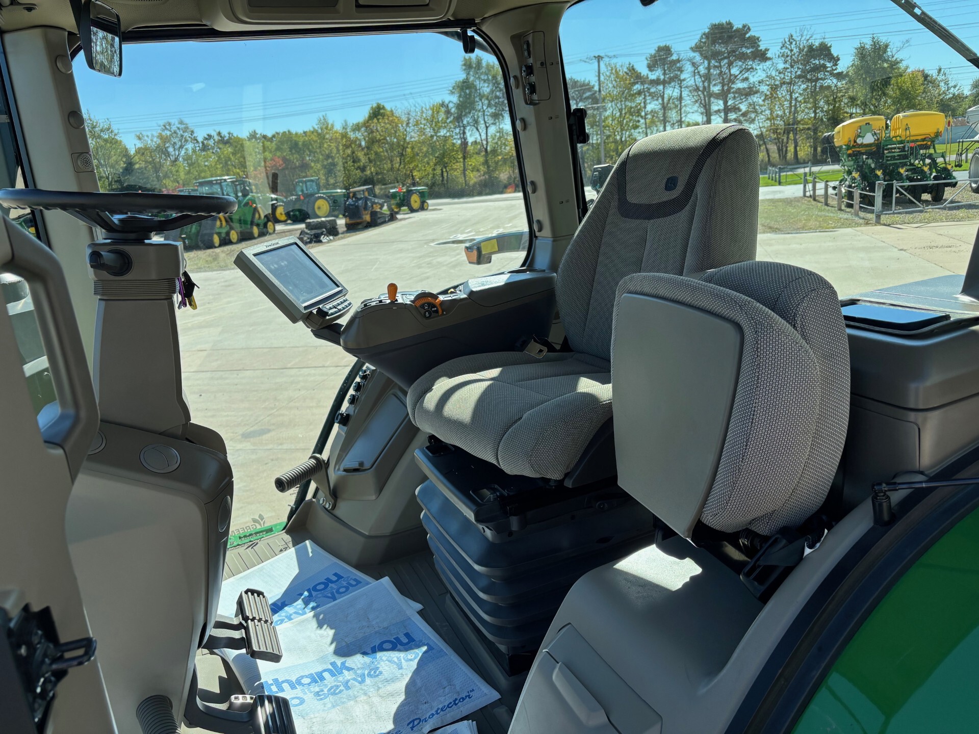 2023 John Deere 8R 230 Image 10