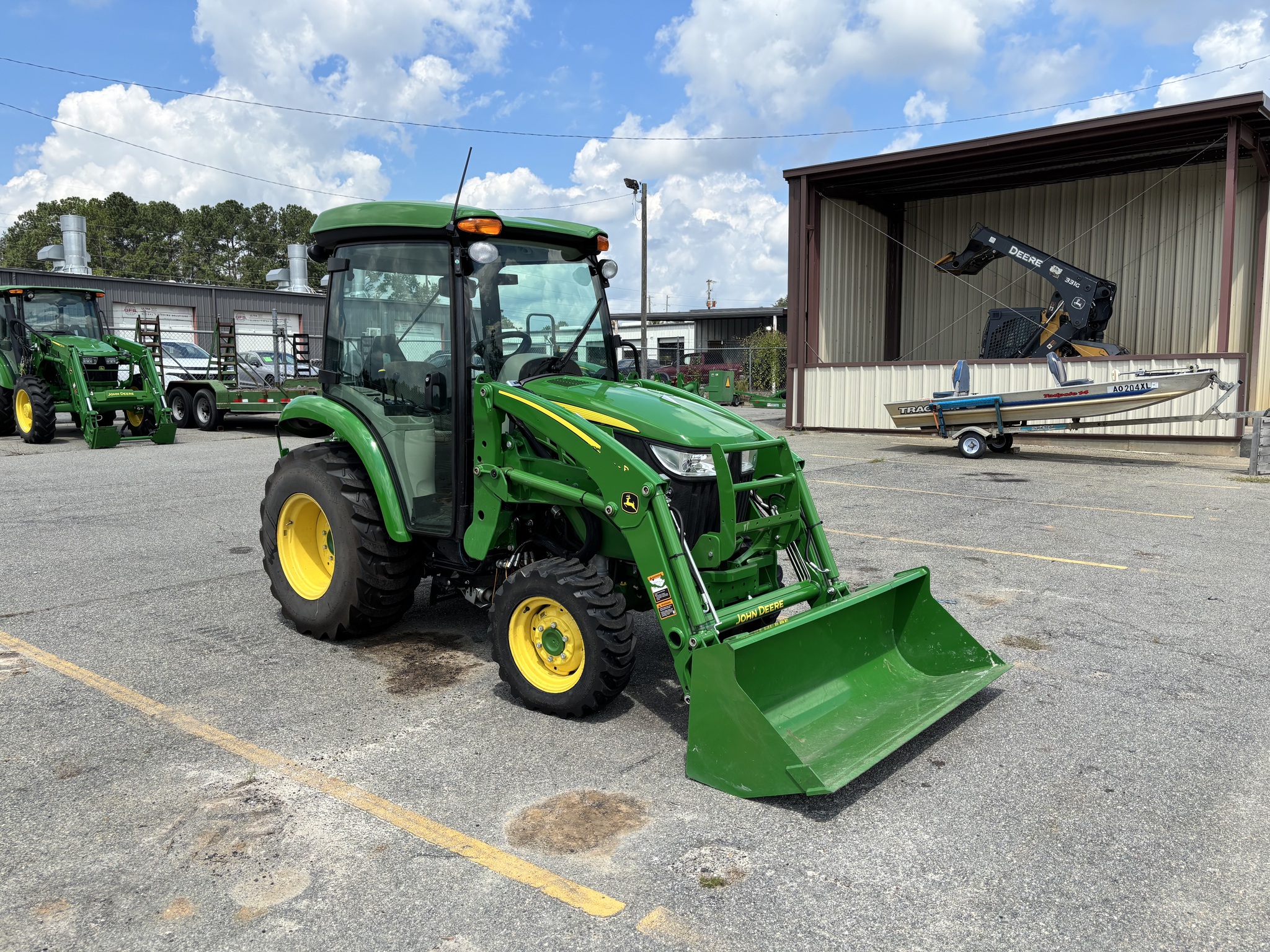 2020 John Deere 3039R Image 1