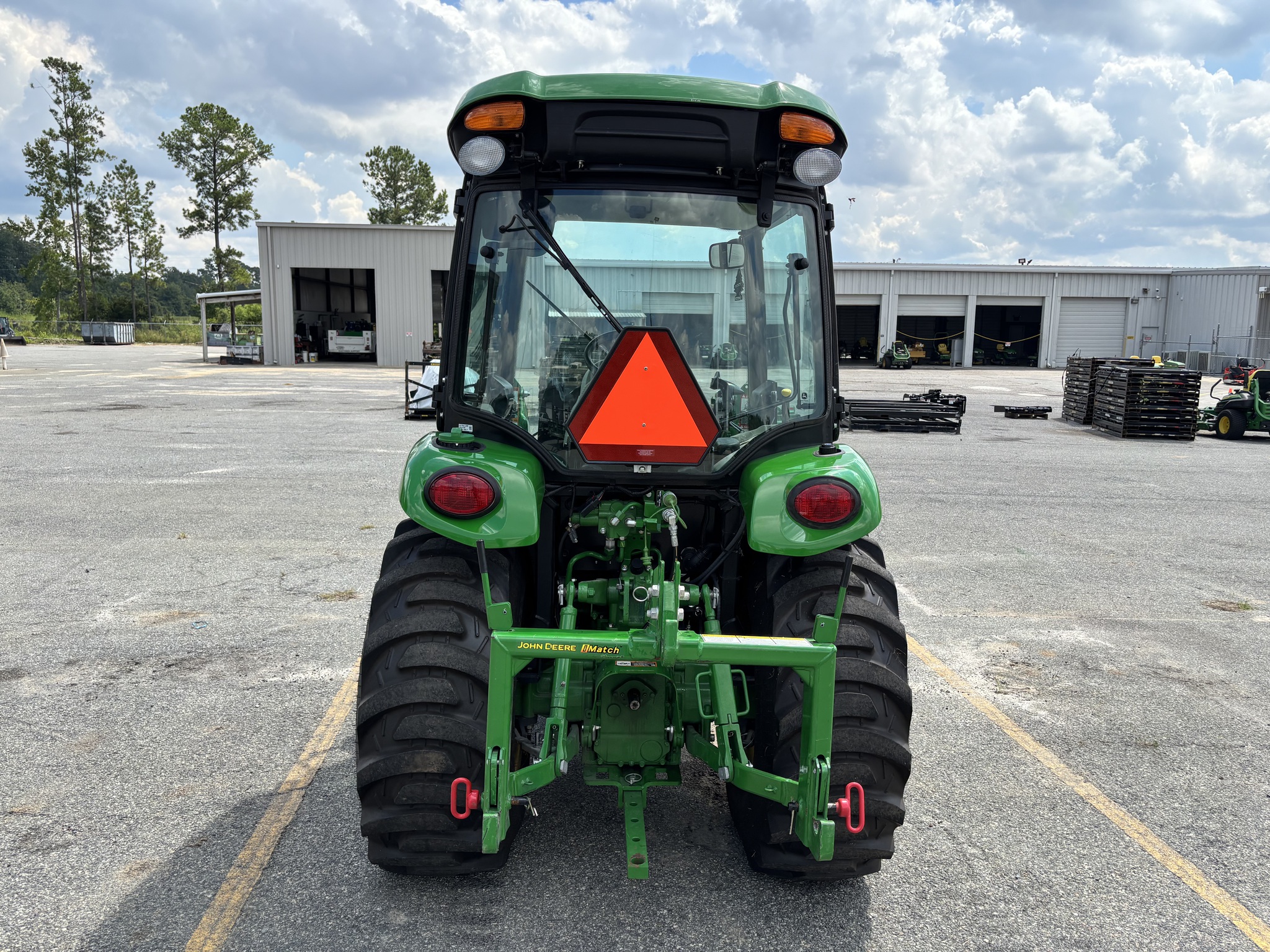 2020 John Deere 3039R Image 3