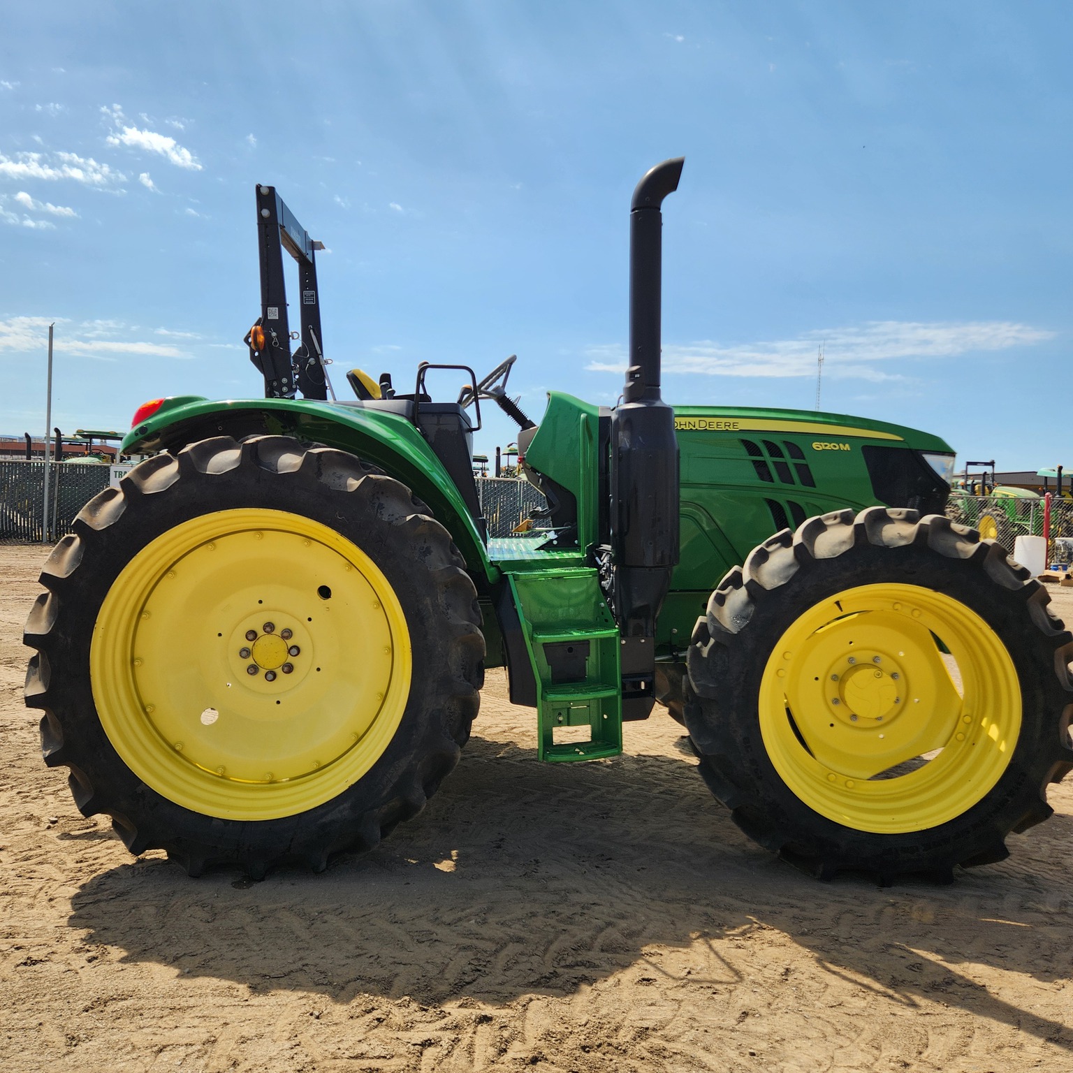 2021 John Deere 6120M Image 6