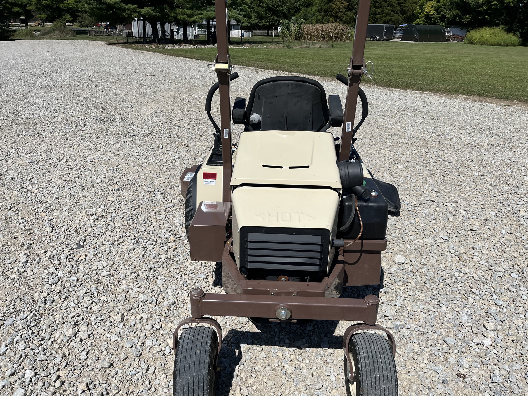 2023 Grasshopper 725DT Image 3