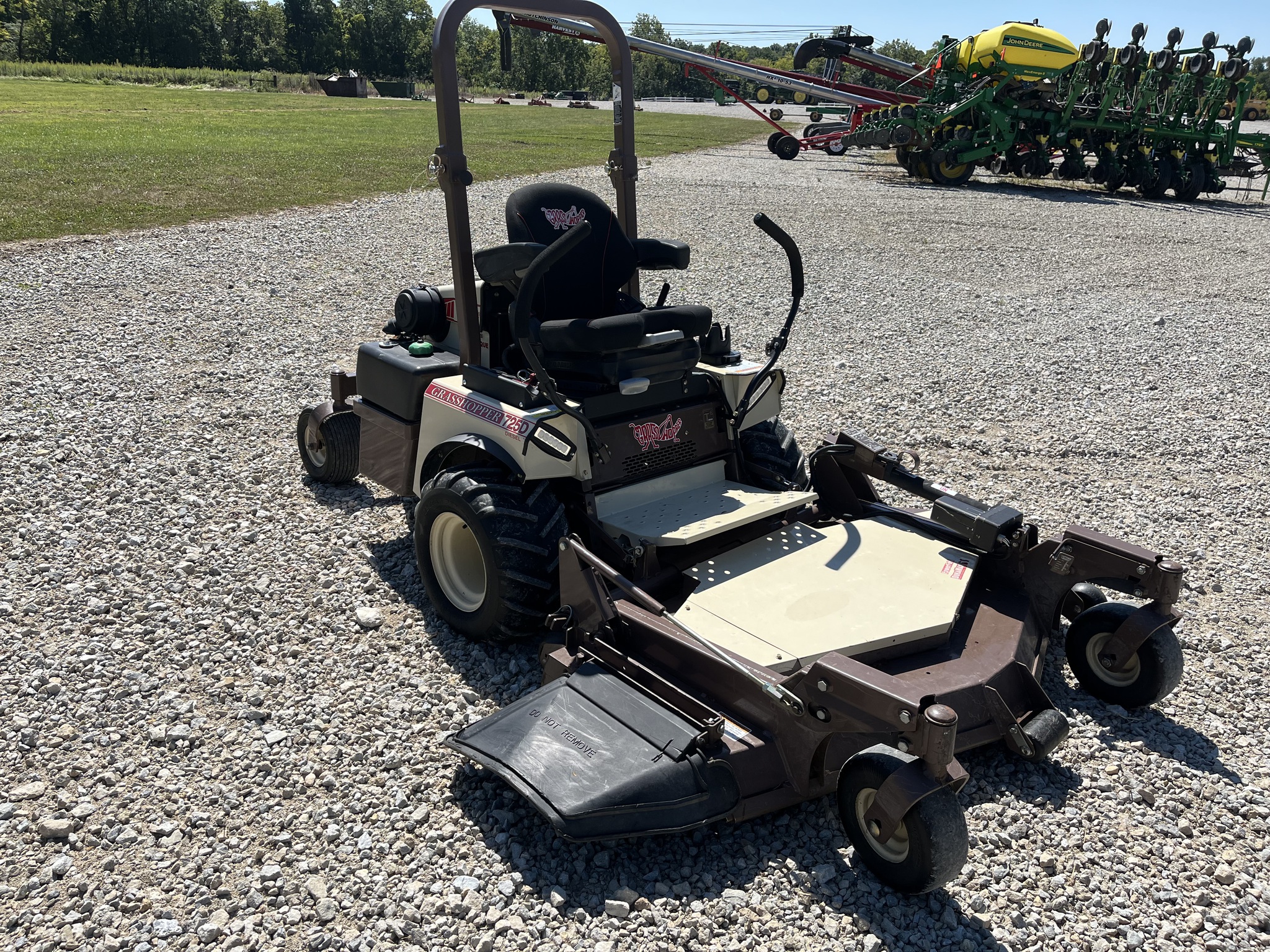 2023 Grasshopper 725DT Image 5
