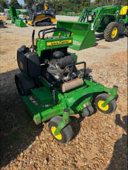 2023 John Deere 652R