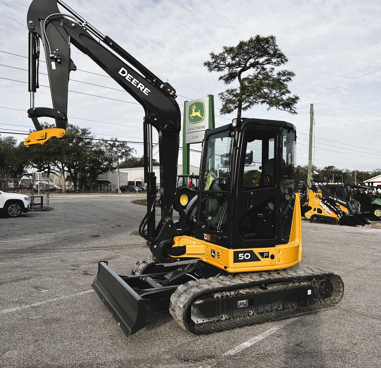 2025 John Deere 50 P Image 1
