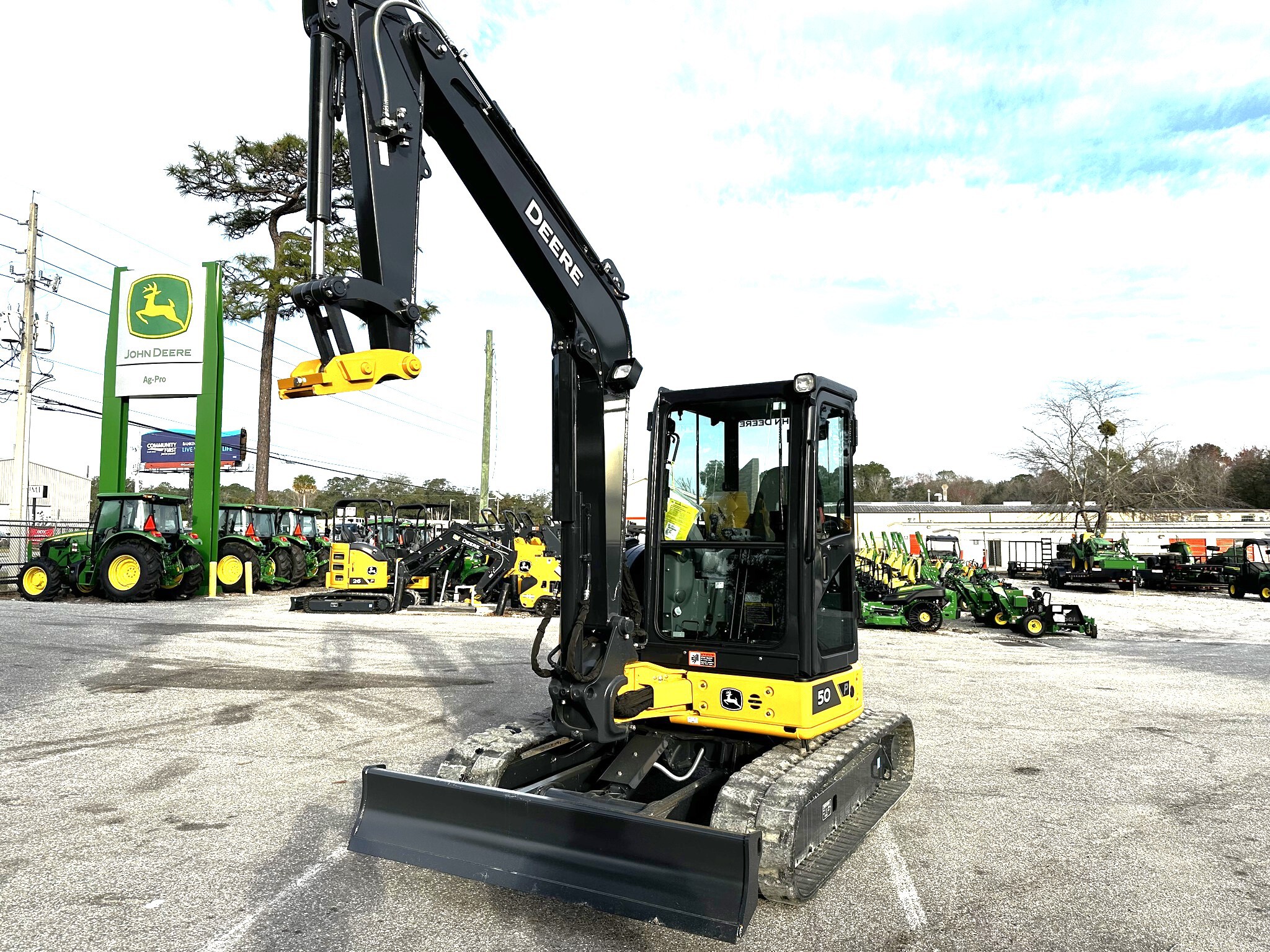 2025 John Deere 50 P Image 2