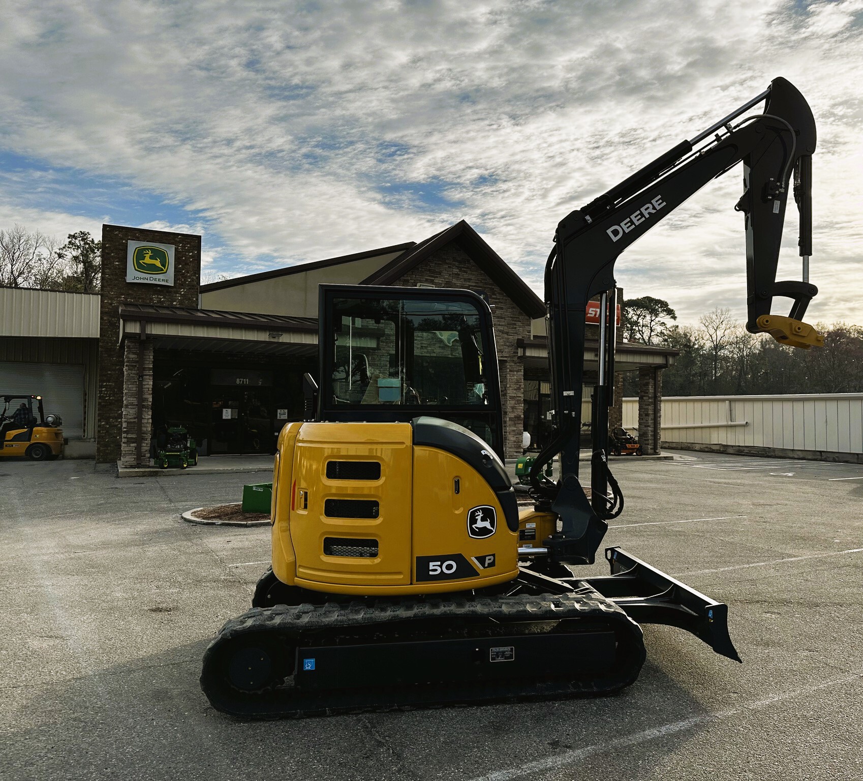 2025 John Deere 50 P Image 4