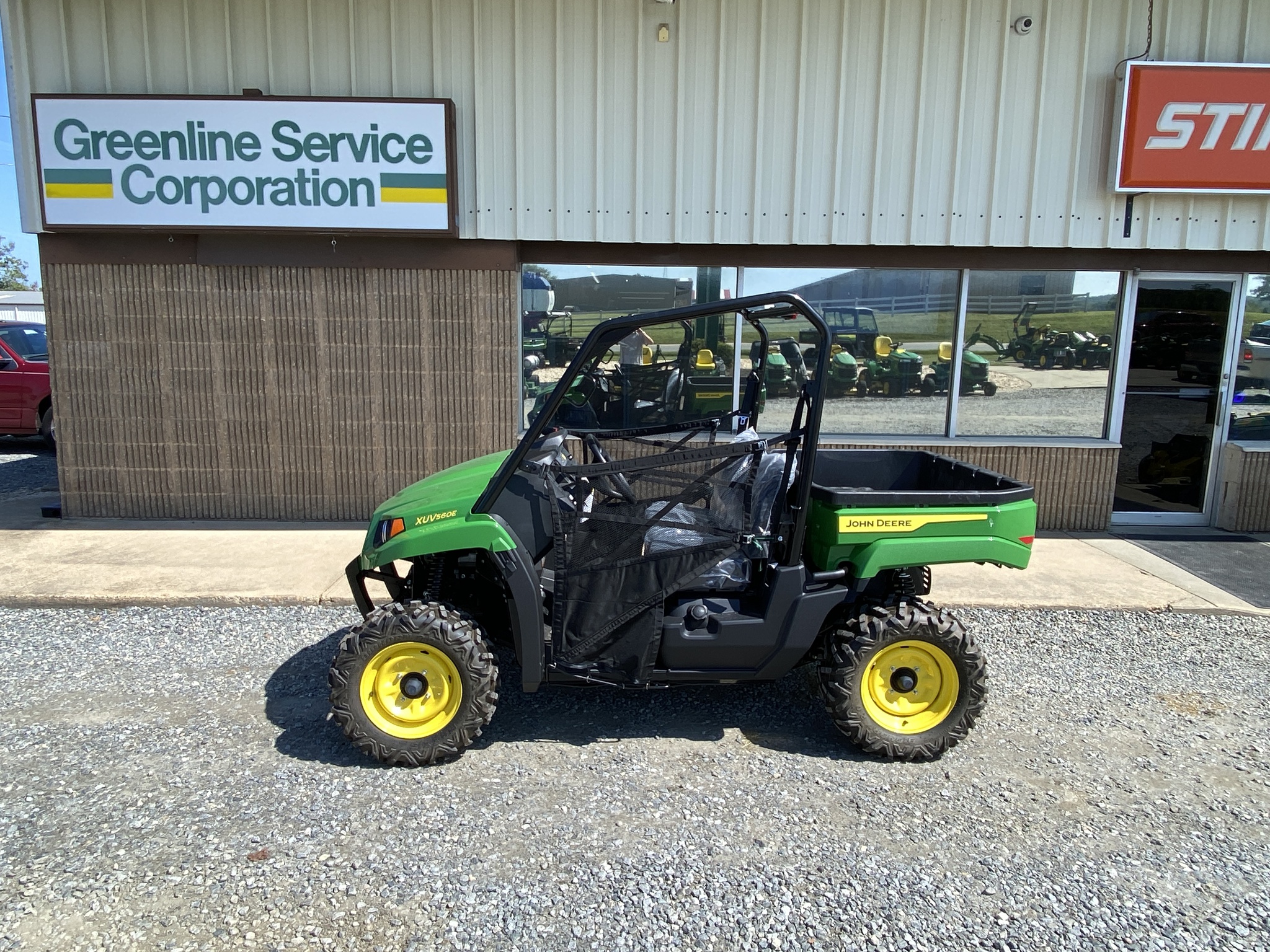 2025 John Deere XUV560E Image 1