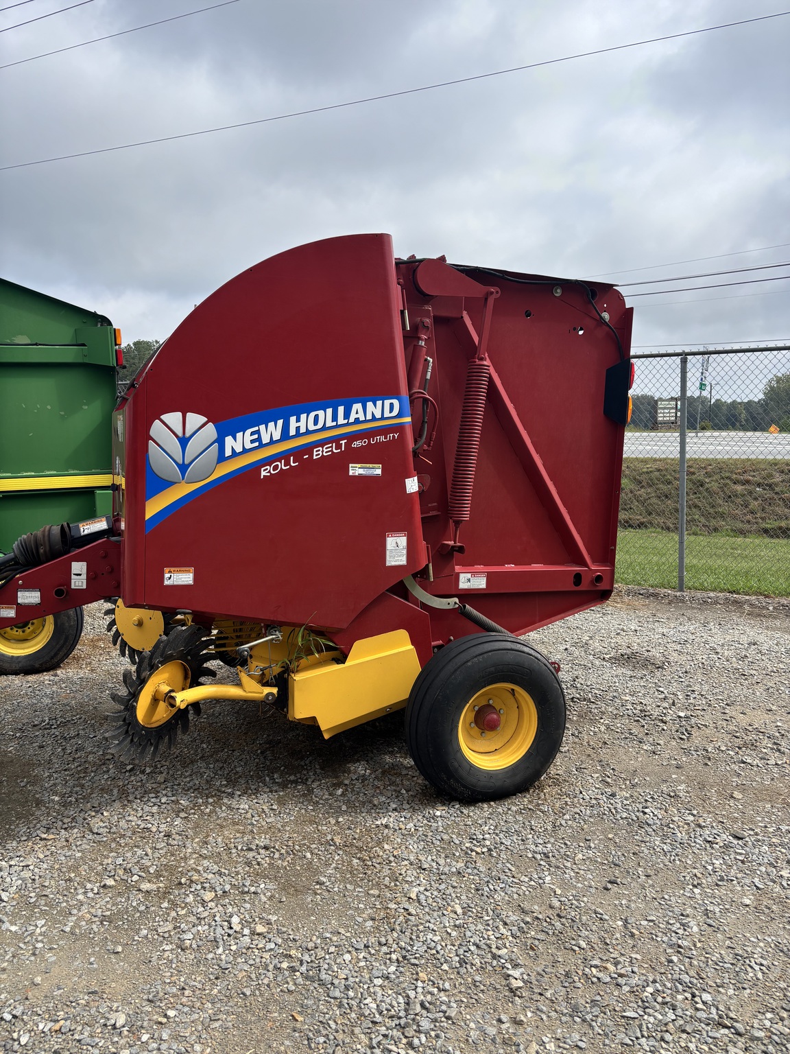2018 New Holland Rollbelt 450 Utility Image 1
