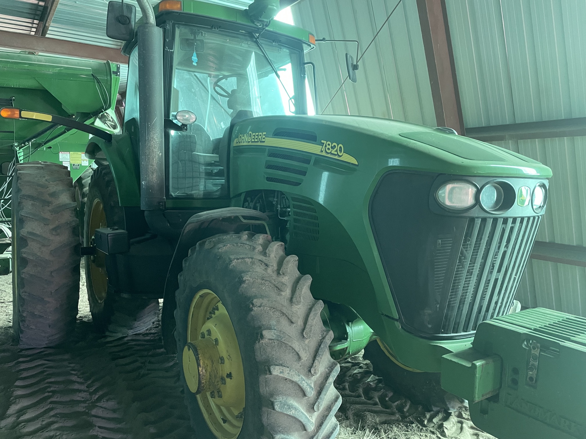 2003 John Deere 7820 Image 1