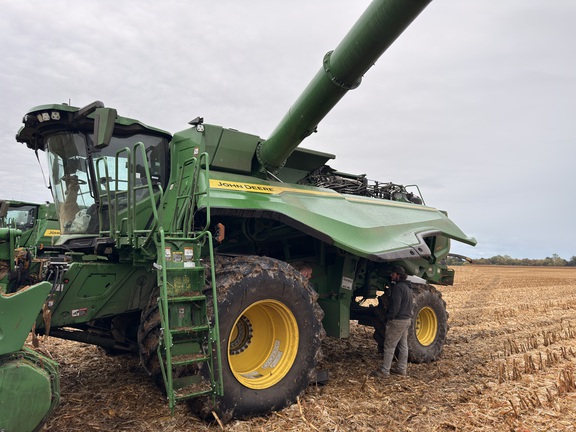 Photo of 2023 John Deere X9 1100